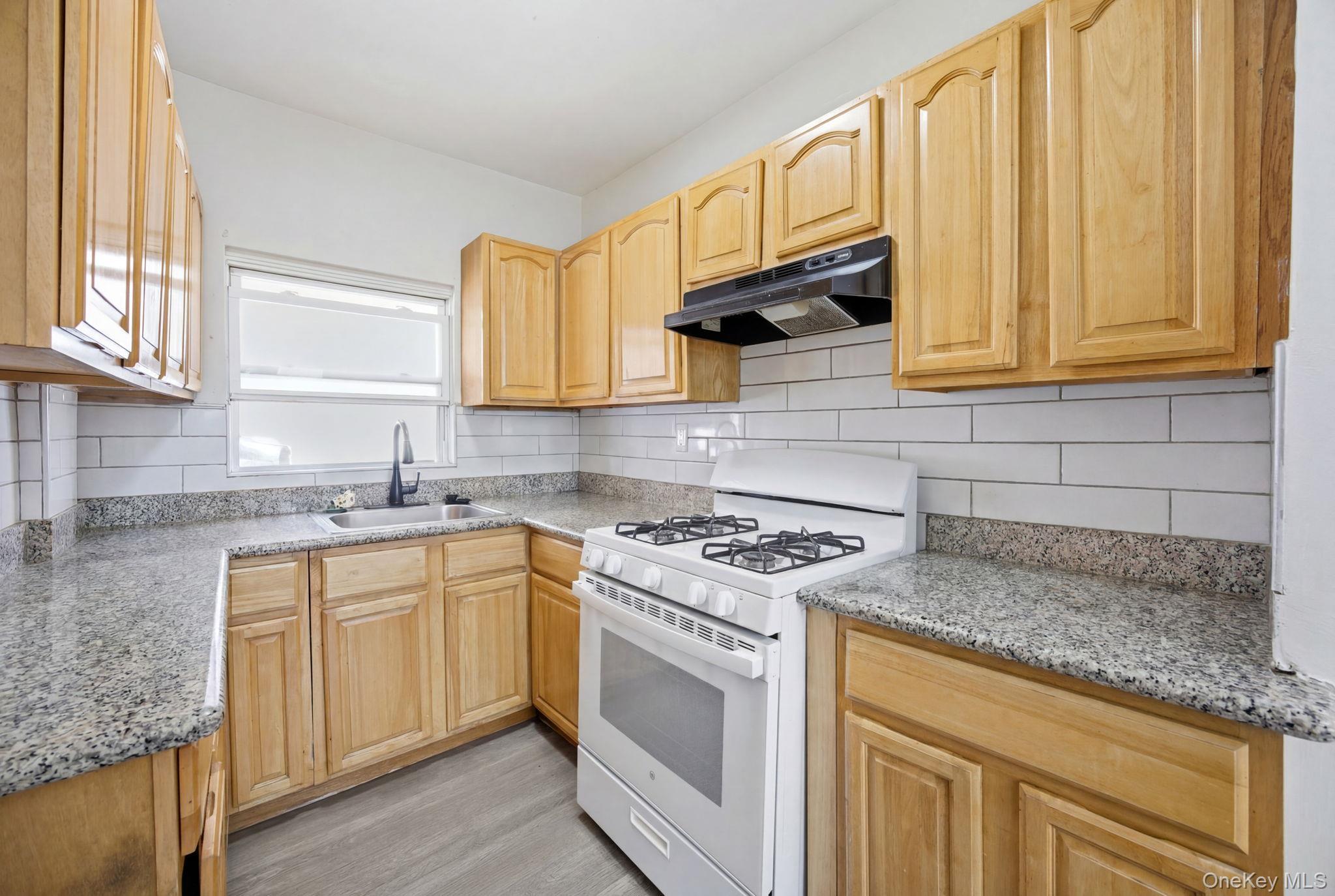 Single Family Calhoun Avenue Bronx, NY 10465, MLS-1011839-8
