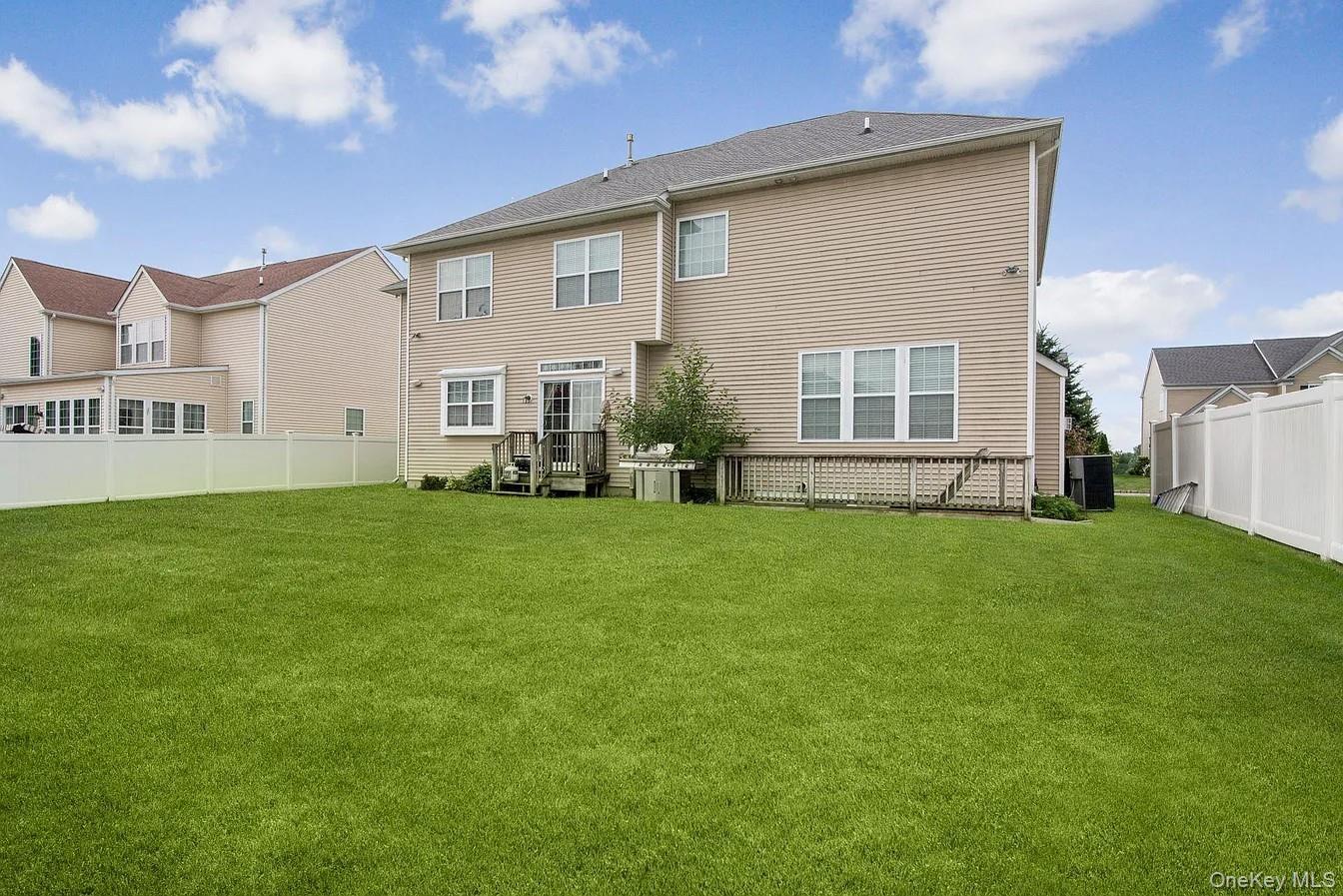 Single Family Woodstork Drive  Suffolk County, NY 11766, MLS-1011860-22