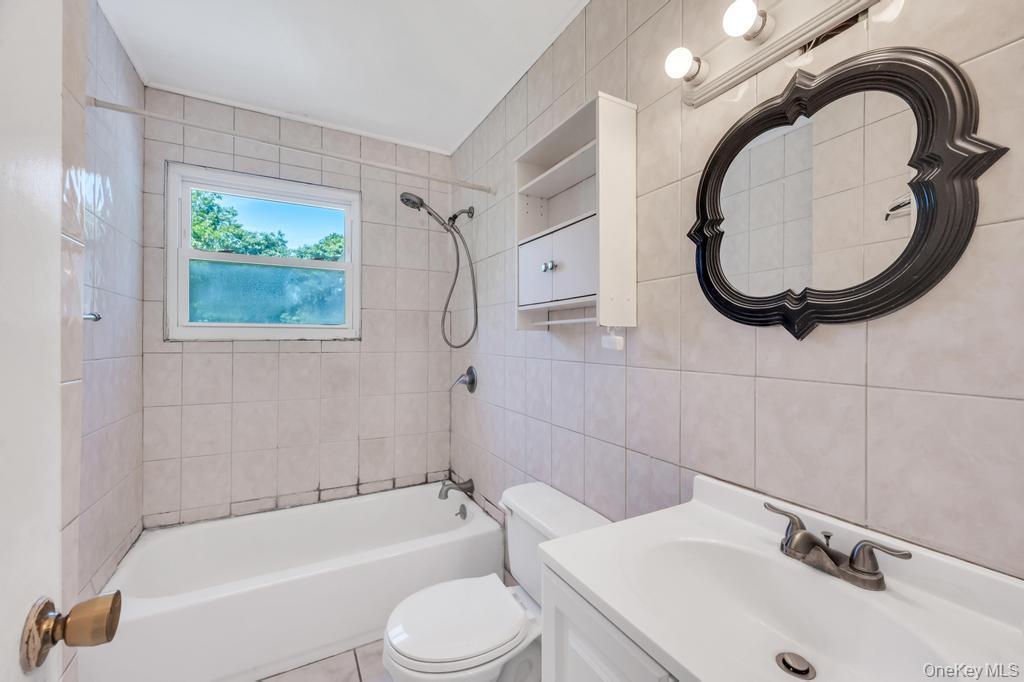 Single Family Yarnell Street Suffolk County, NY 11717, MLS-1011864-14