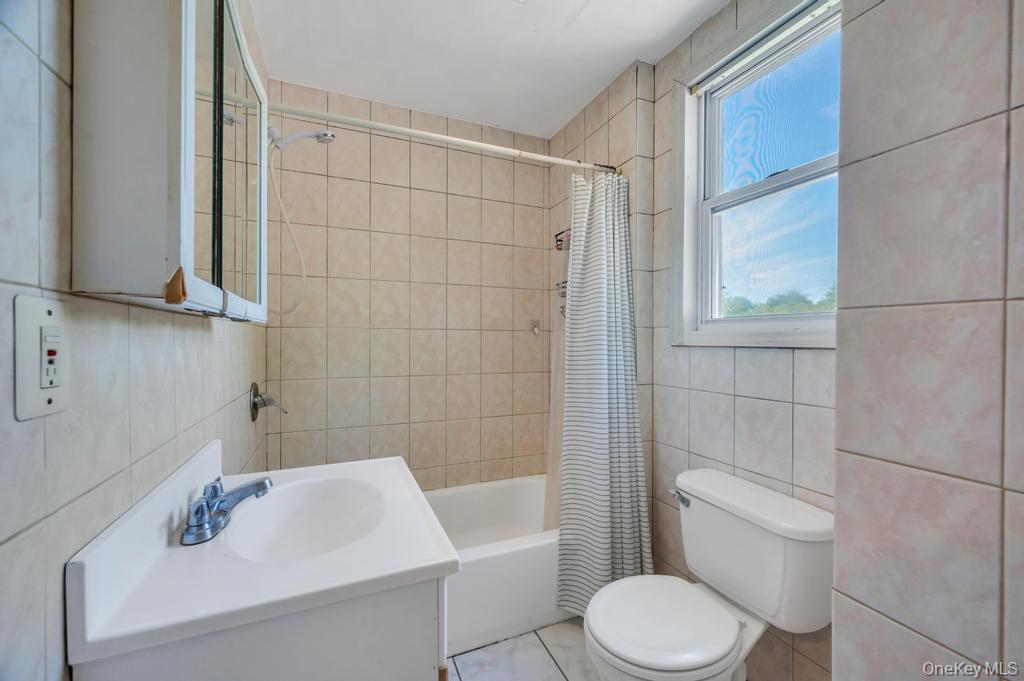 Single Family Yarnell Street Suffolk County, NY 11717, MLS-1011864-21