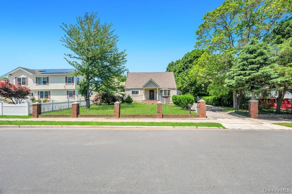 Single Family Yarnell Street  Suffolk County, NY 11717, MLS-1011864-36