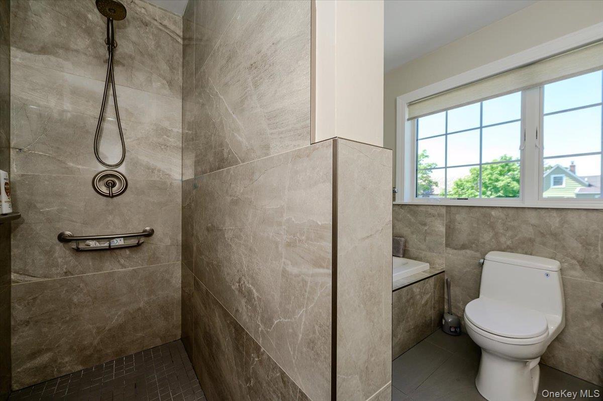 Single Family Washington Avenue Nassau County, NY 11516, MLS-1011951-16