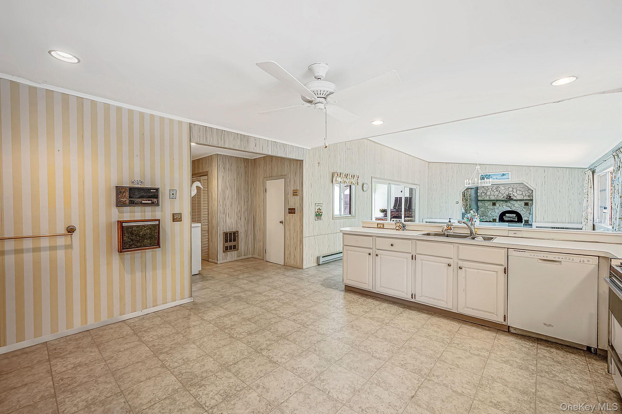 Single Family Meday Avenue Suffolk County, NY 11952, MLS-1012027-6