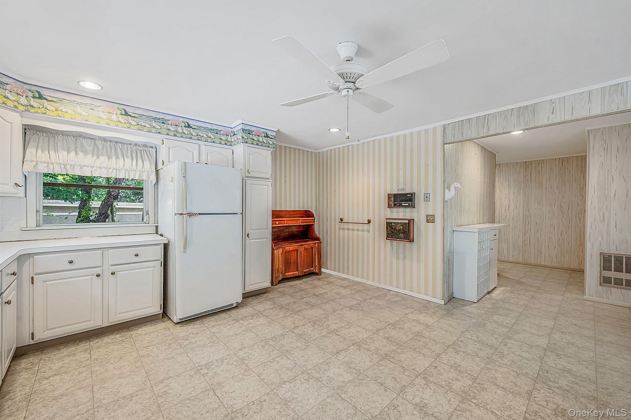 Single Family Meday Avenue Suffolk County, NY 11952, MLS-1012027-9