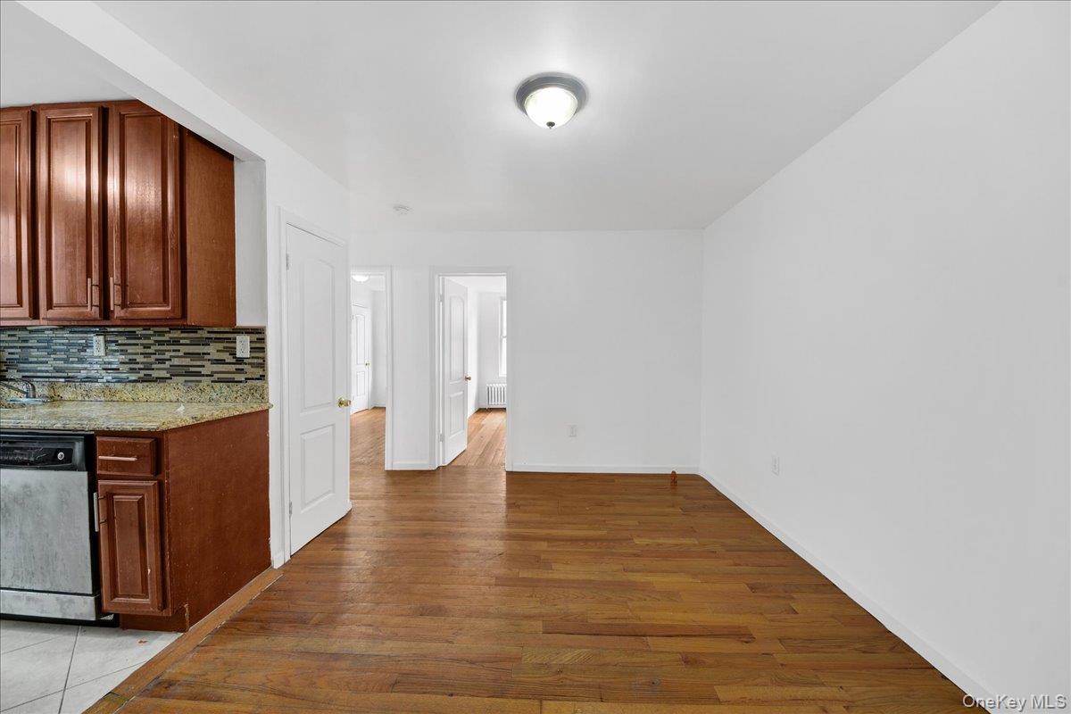 Single Family Bruckner Boulevard Bronx, NY 10472, MLS-1012041-10