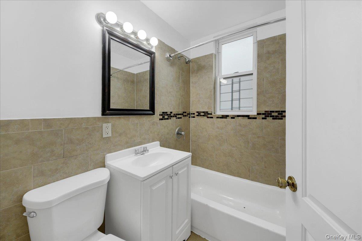 Single Family Bruckner Boulevard Bronx, NY 10472, MLS-1012041-14