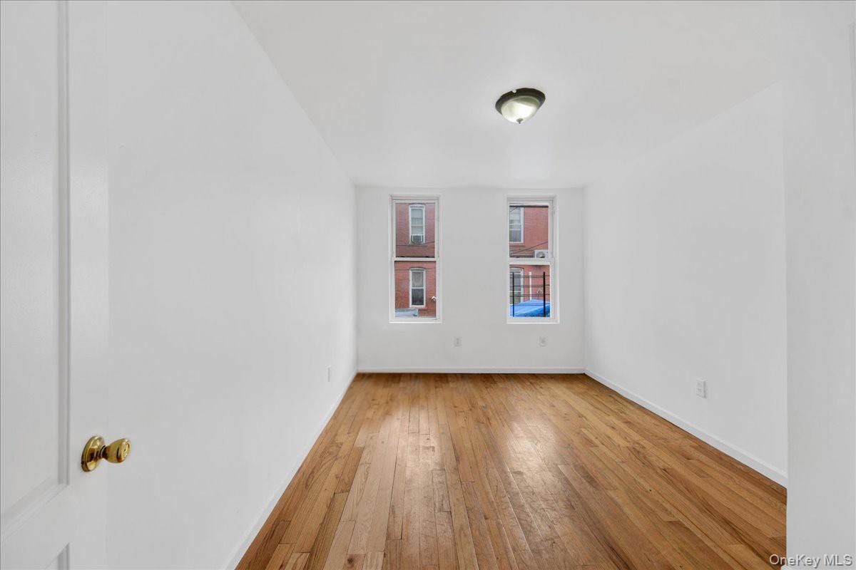 Single Family Bruckner Boulevard Bronx, NY 10472, MLS-1012041-15