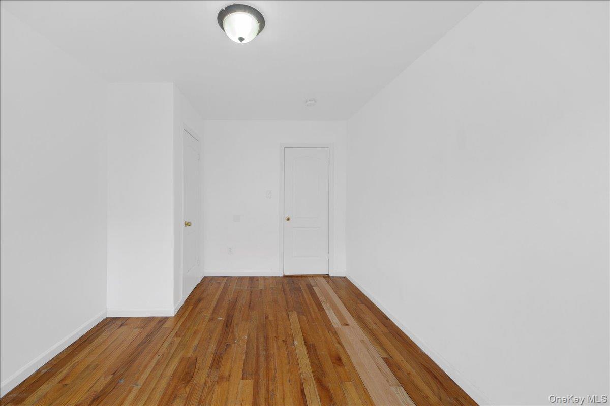 Single Family Bruckner Boulevard Bronx, NY 10472, MLS-1012041-16