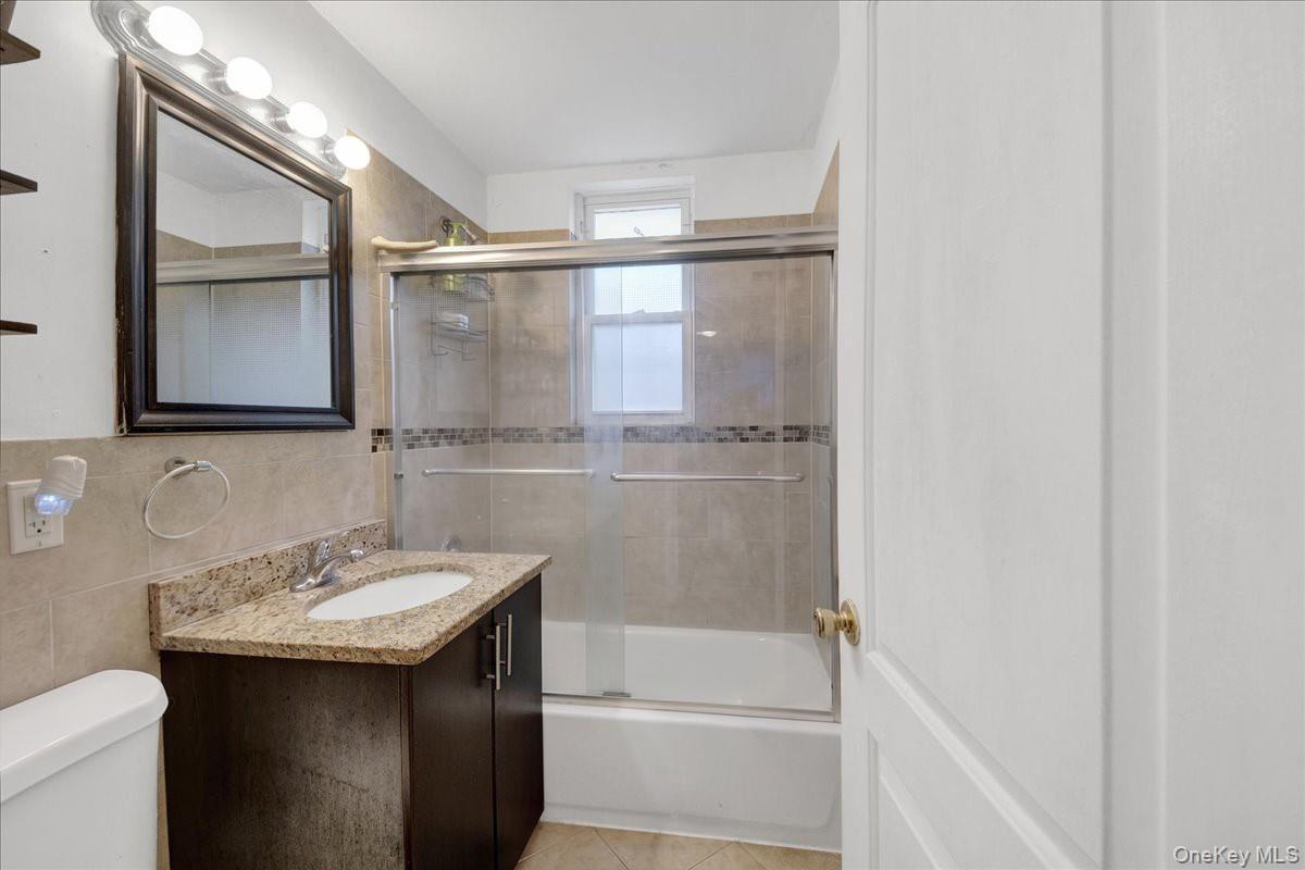 Single Family Bruckner Boulevard Bronx, NY 10472, MLS-1012041-5