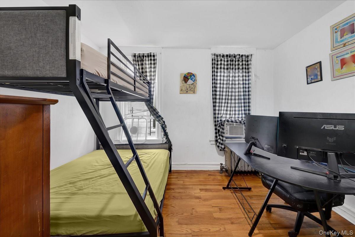Single Family Bruckner Boulevard Bronx, NY 10472, MLS-1012041-8