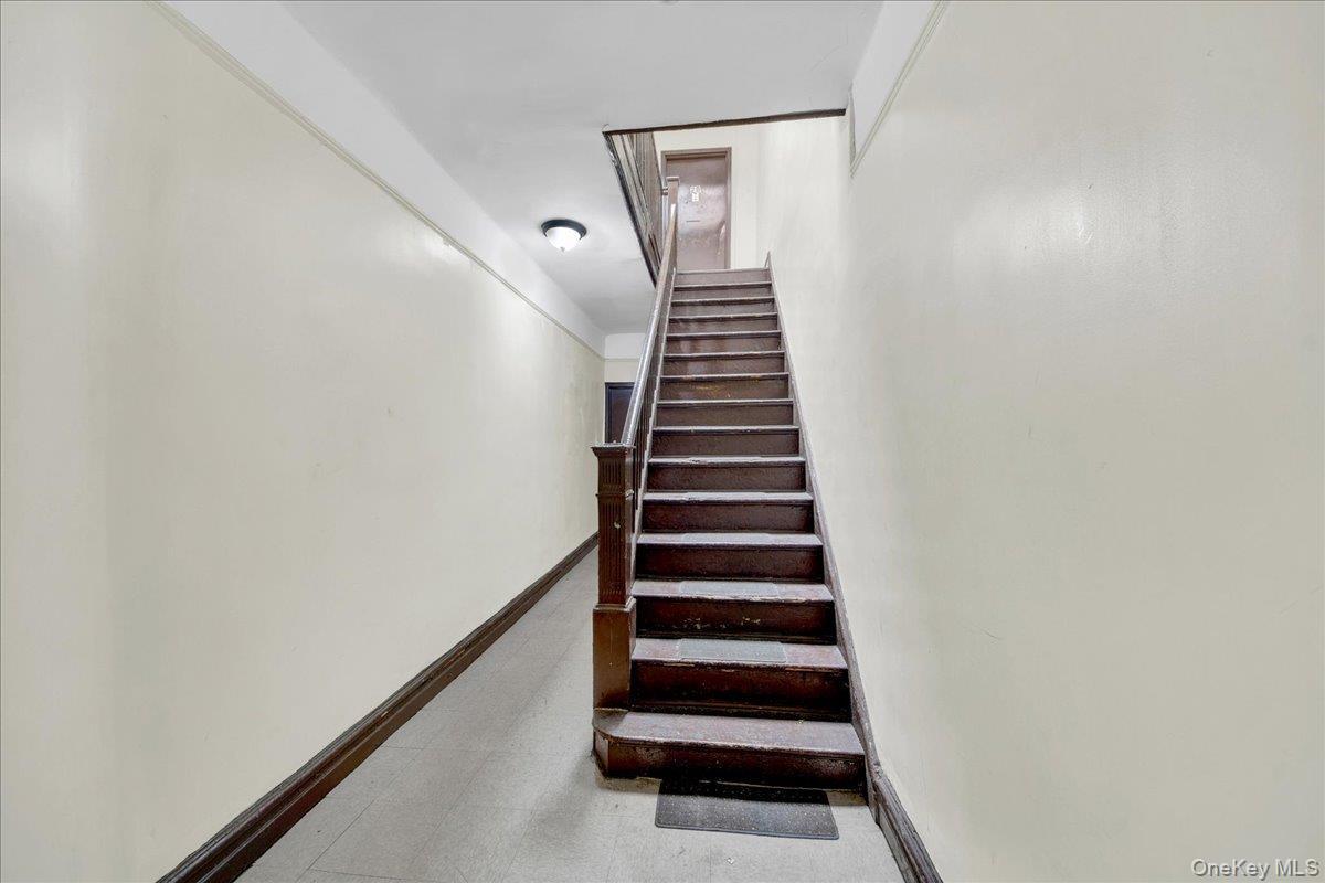 Single Family Bruckner Boulevard Bronx, NY 10472, MLS-1012041-9