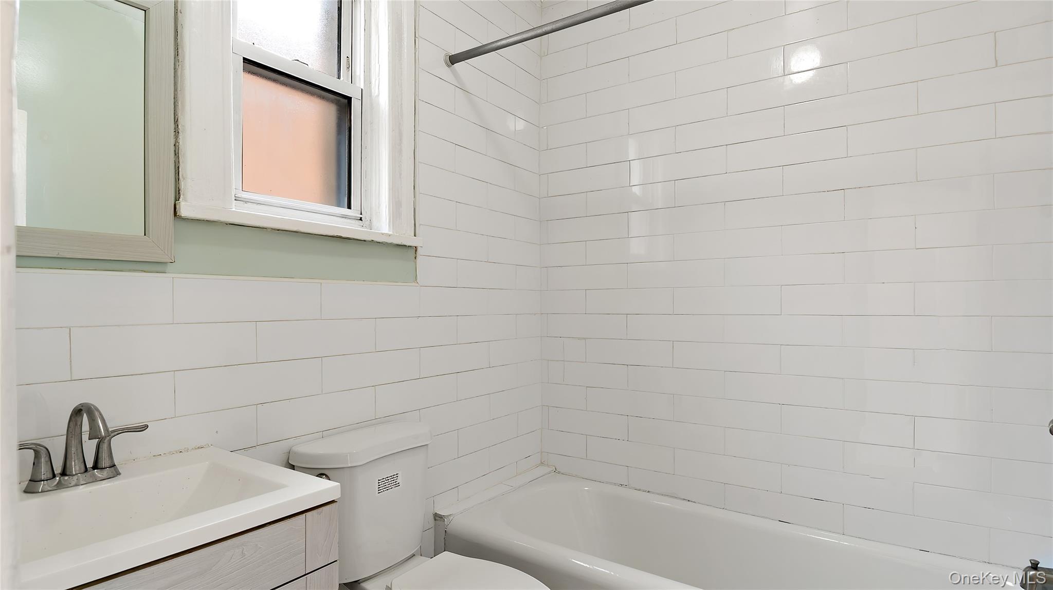 Apartment 221st  Bronx, NY 10469, MLS-1012045-10
