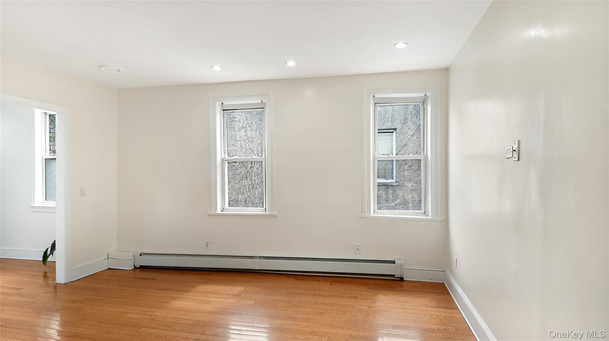 Apartment 221st  Bronx, NY 10469, MLS-1012045-5