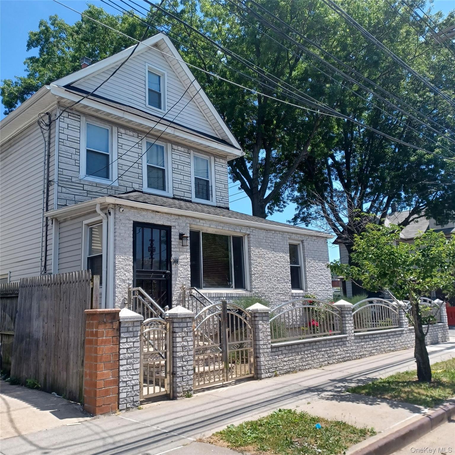 Single Family Guy R Brewer Boulevard  Queens, NY 11434, MLS-1012058-2
