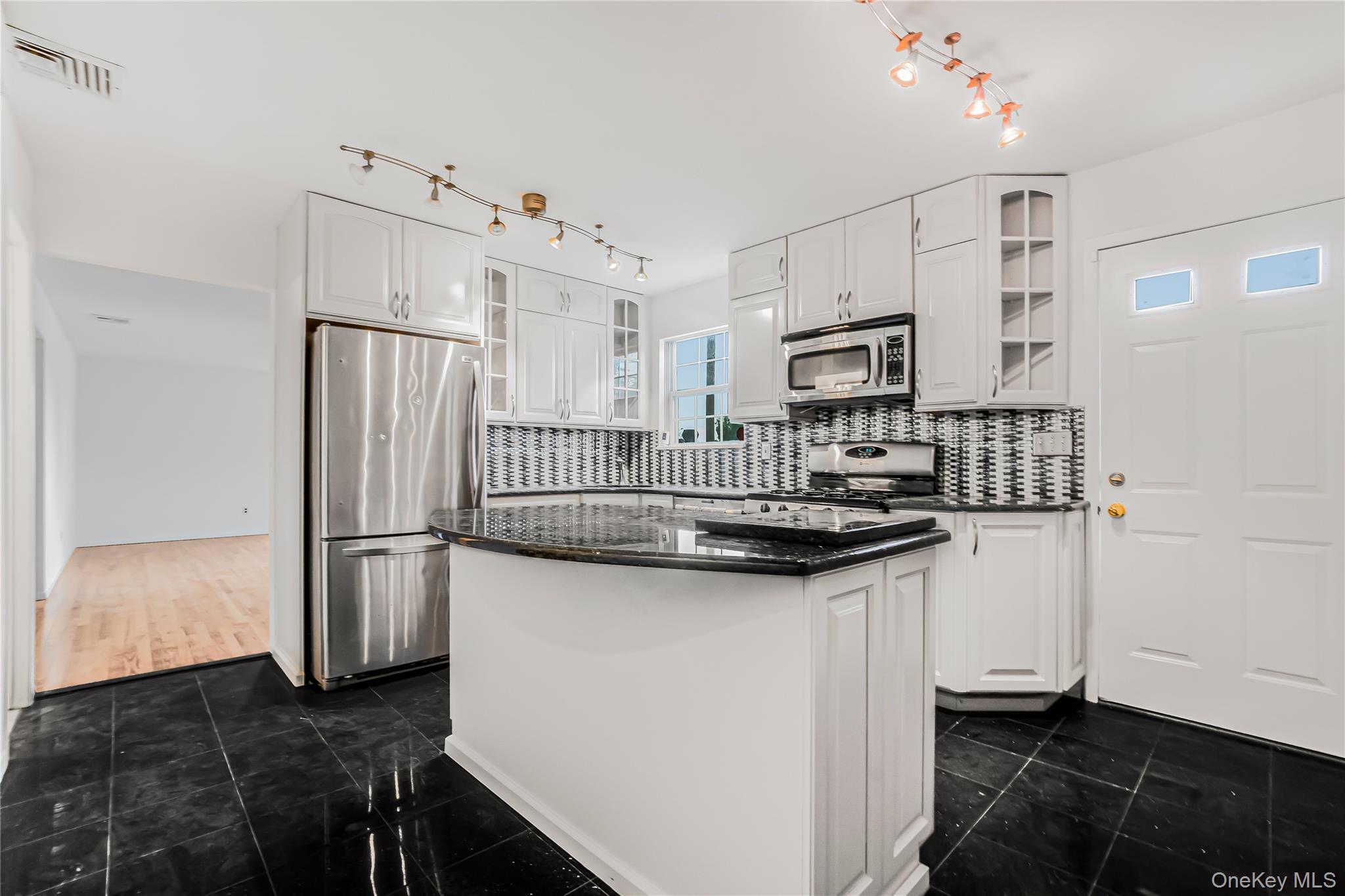 Single Family 8th Street Nassau County, NY 11040, MLS-1012060-7