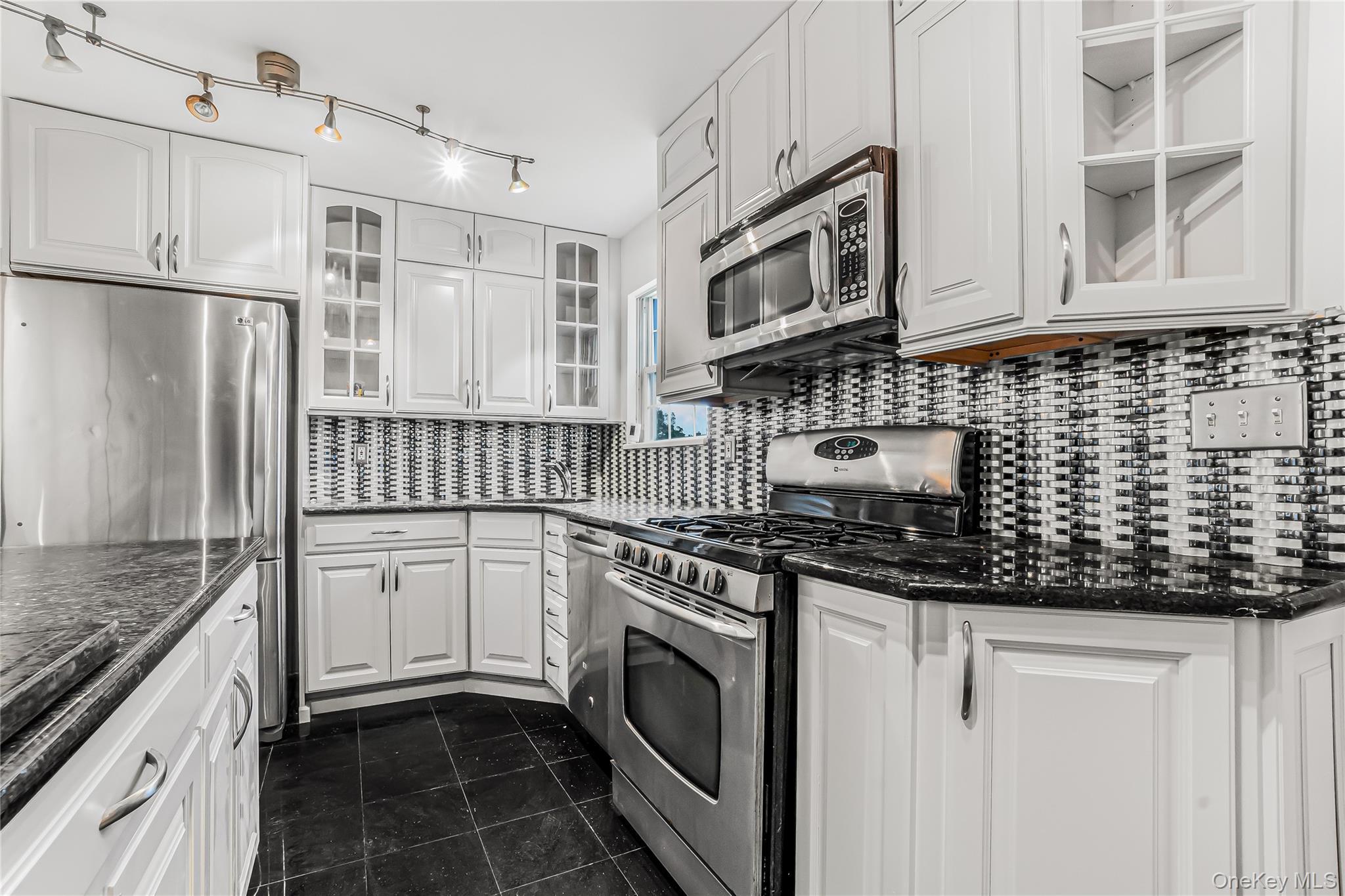 Single Family 8th Street Nassau County, NY 11040, MLS-1012060-9
