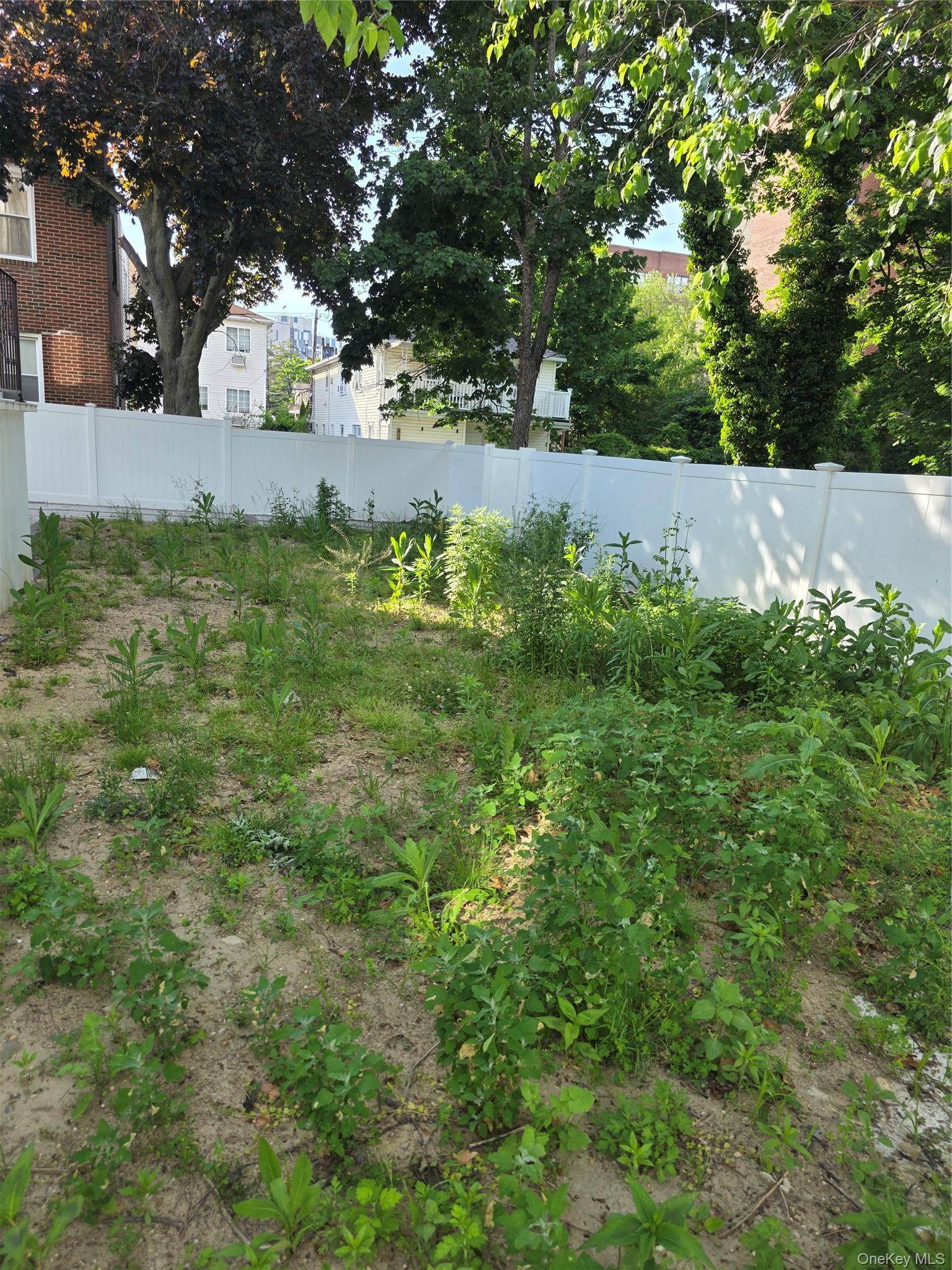 Single Family New Haven Avenue  Queens, NY 11691, MLS-1012084-25