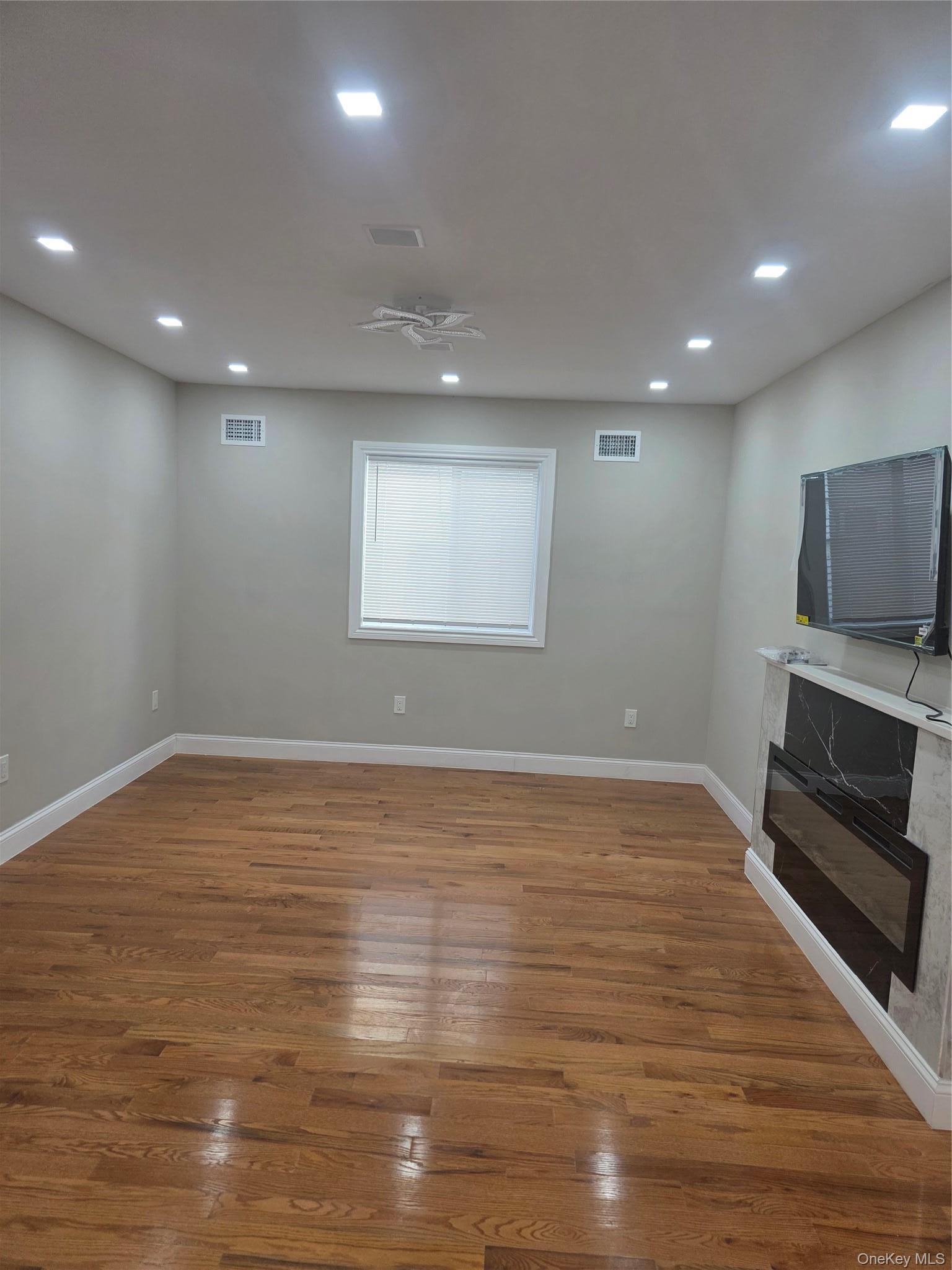 Single Family New Haven Avenue Queens, NY 11691, MLS-1012084-8