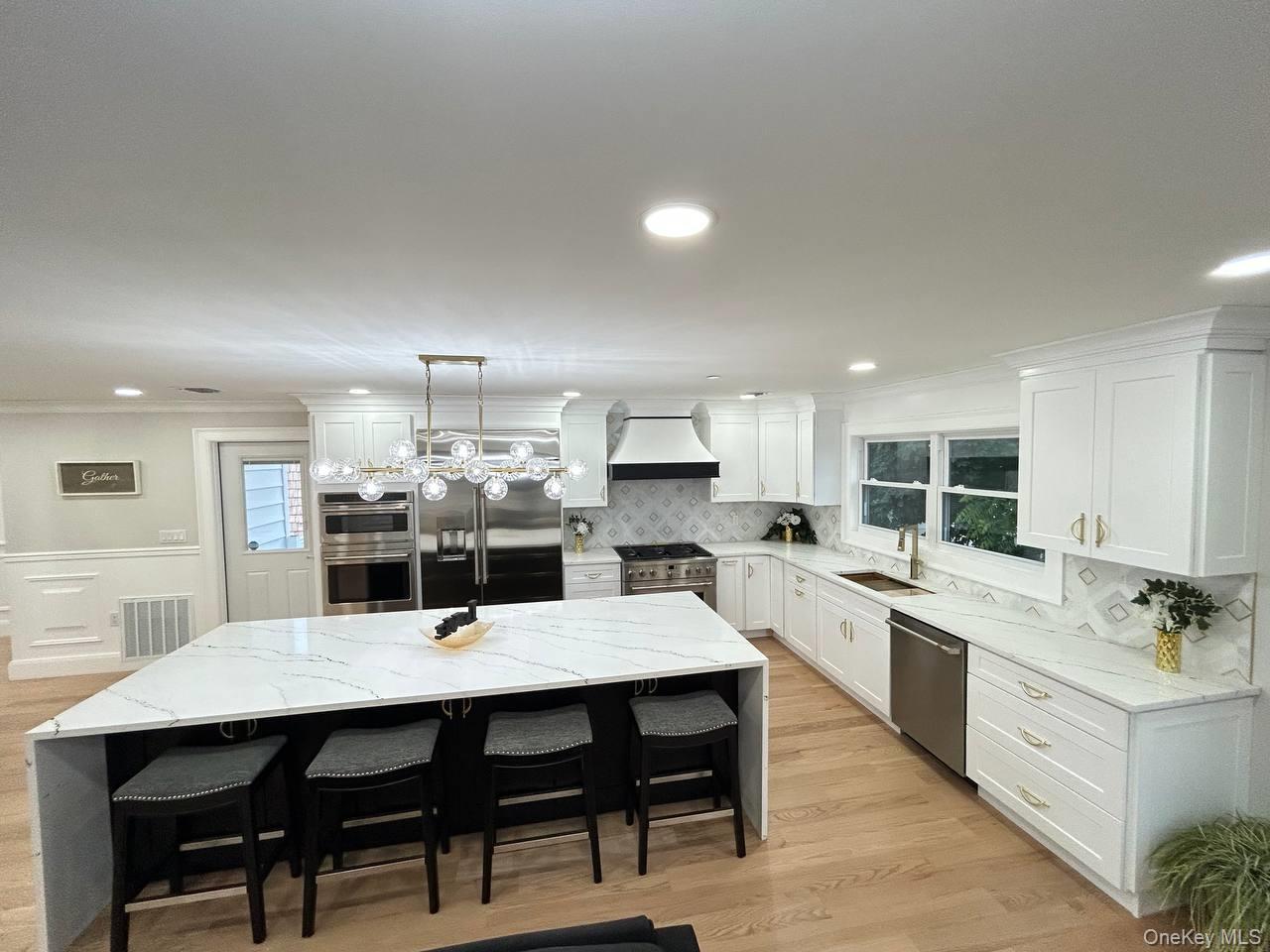 Single Family Florin Court  Nassau County, NY 11710, MLS-1012114-17