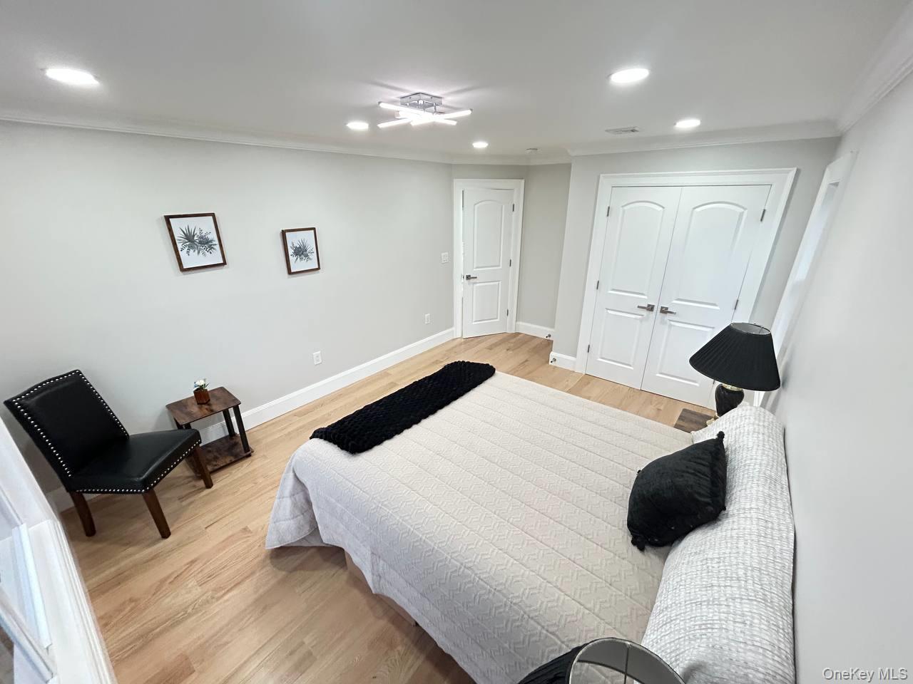 Single Family Florin Court  Nassau County, NY 11710, MLS-1012114-27