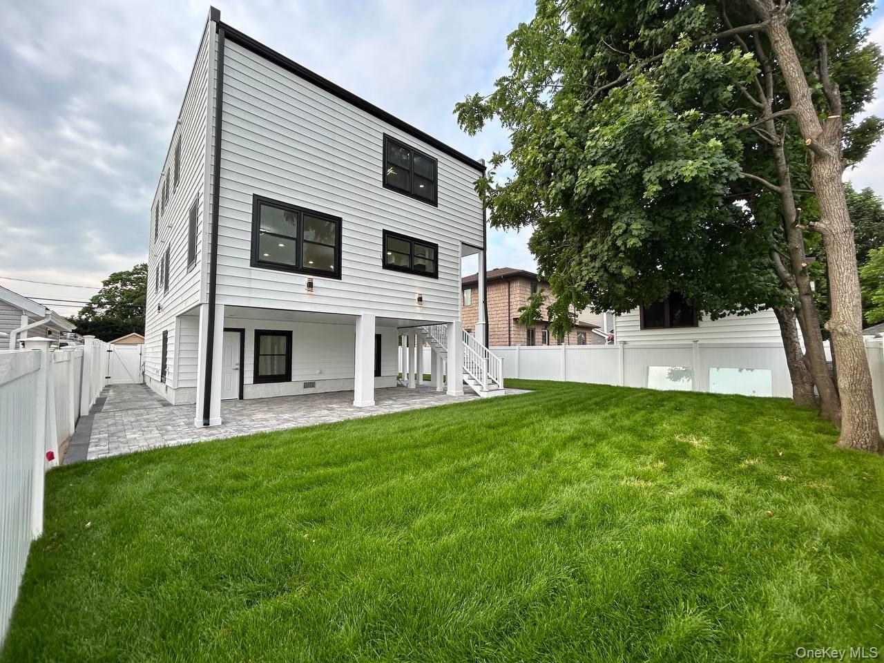 Single Family Florin Court  Nassau County, NY 11710, MLS-1012114-47