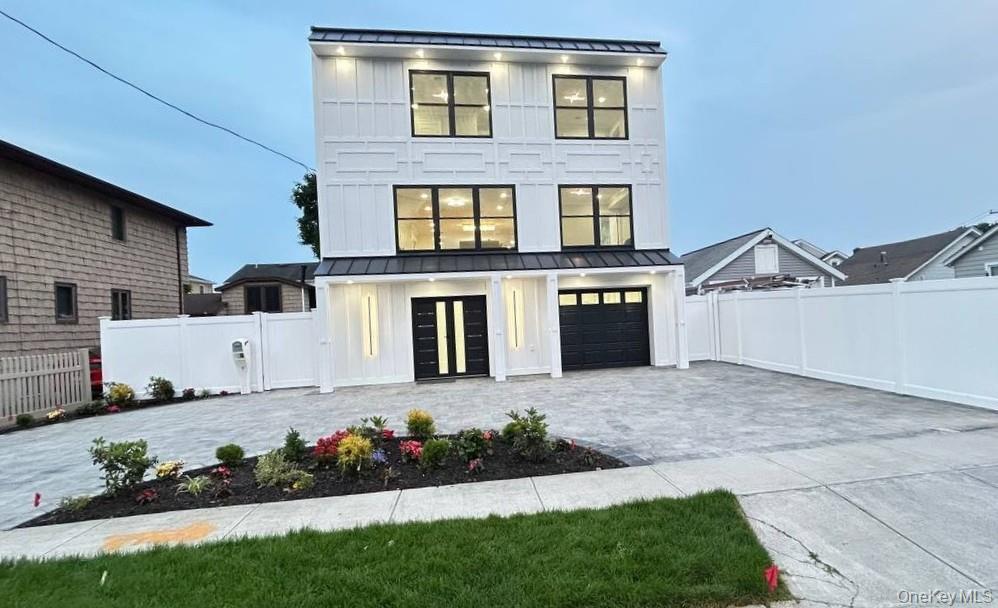 Single Family Florin Court  Nassau County, NY 11710, MLS-1012114-5
