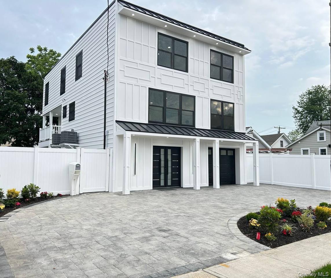 Single Family Florin Court  Nassau County, NY 11710, MLS-1012114-6
