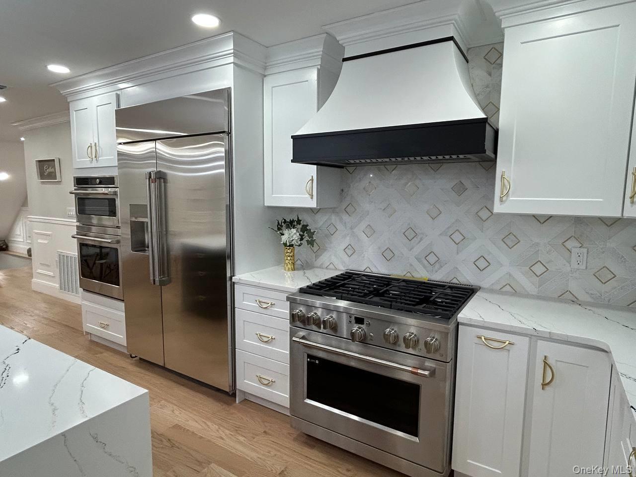 Single Family Florin Court  Nassau County, NY 11710, MLS-1012114-7