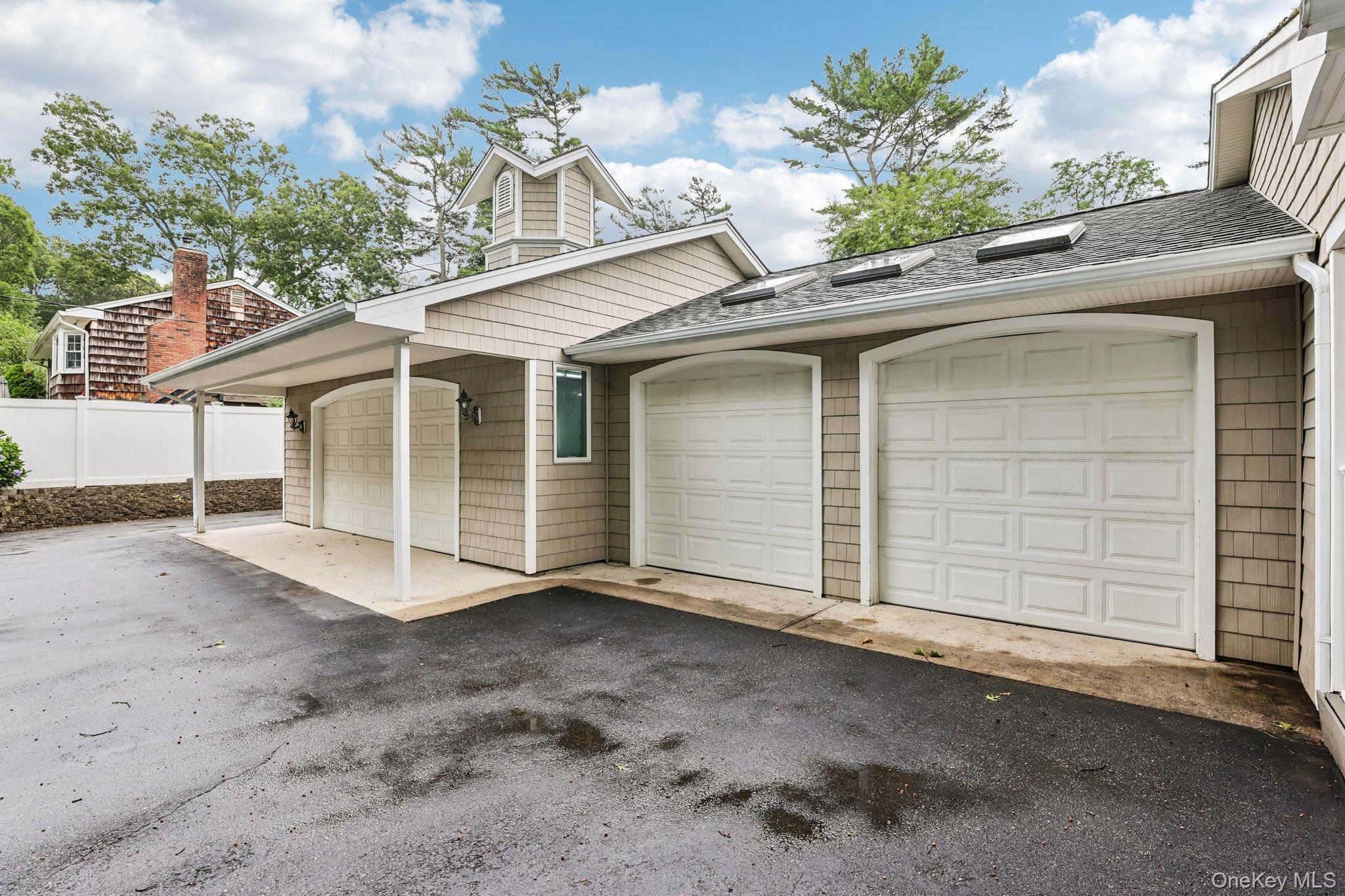 Single Family Winfield Drive  Suffolk County, NY 11789, MLS-1012115-2