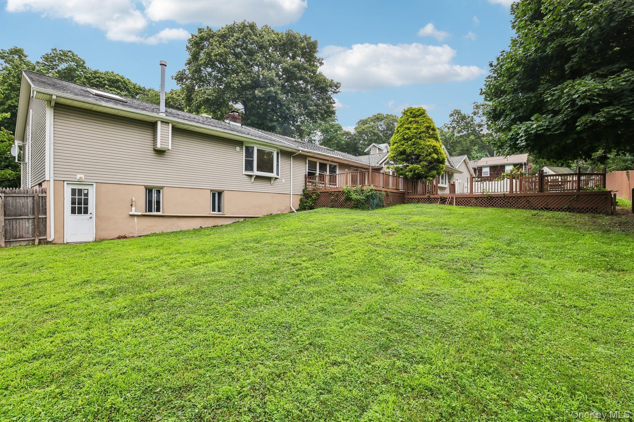 Single Family Winfield Drive  Suffolk County, NY 11789, MLS-1012115-38