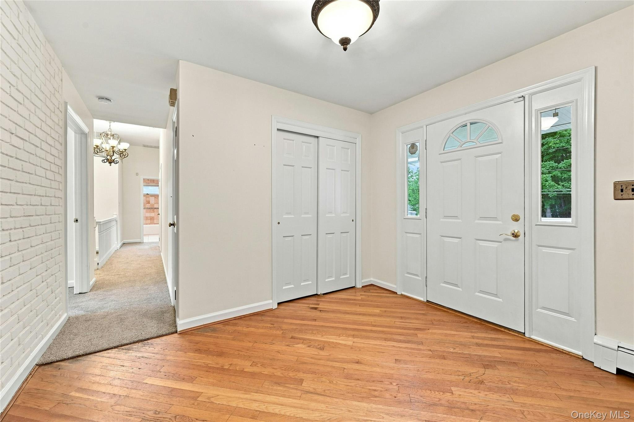 Single Family Winfield Drive  Suffolk County, NY 11789, MLS-1012115-4