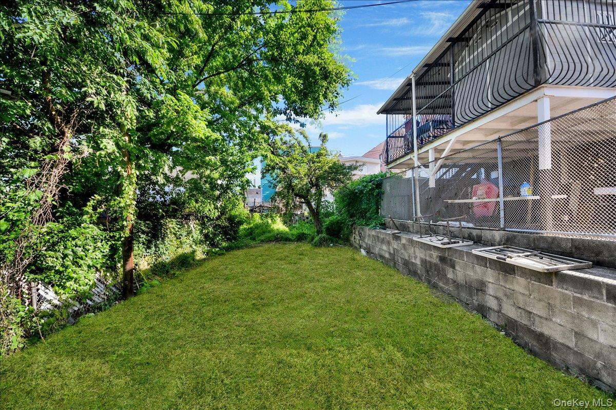 Single Family Cross Bronx Expressway  Bronx, NY 10472, MLS-1012117-23