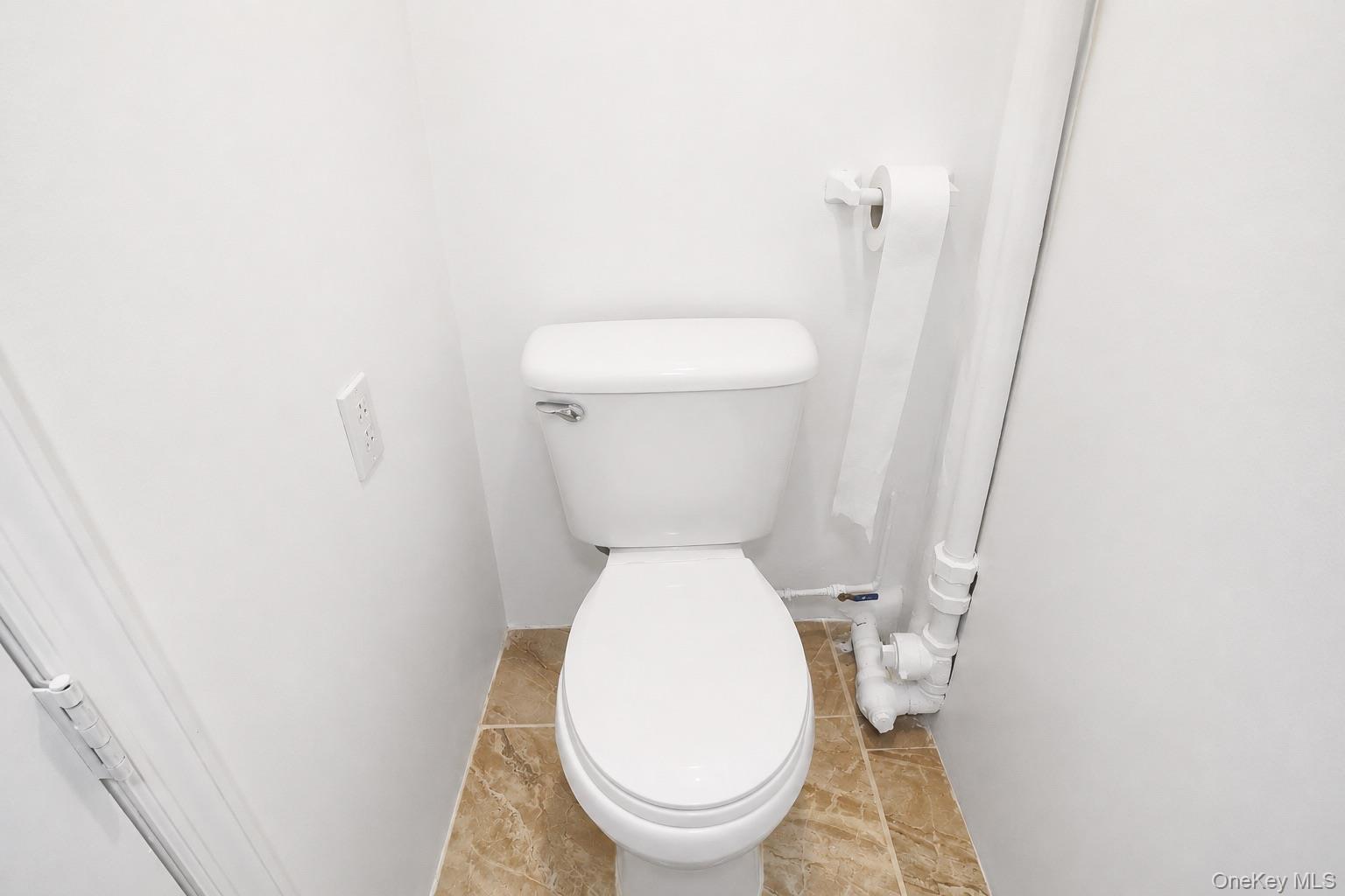 Single Family Emmett Terrace  Westchester County, NY 10805, MLS-1012179-36