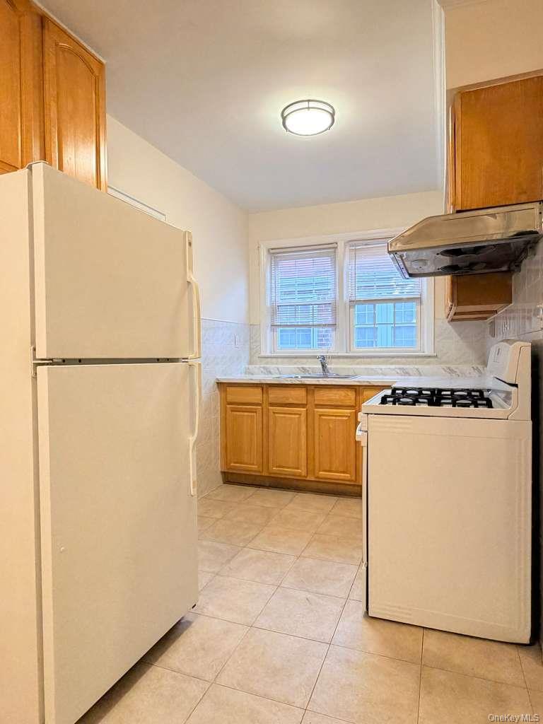 Apartment 166th Street  Queens, NY 11366, MLS-1012300-5
