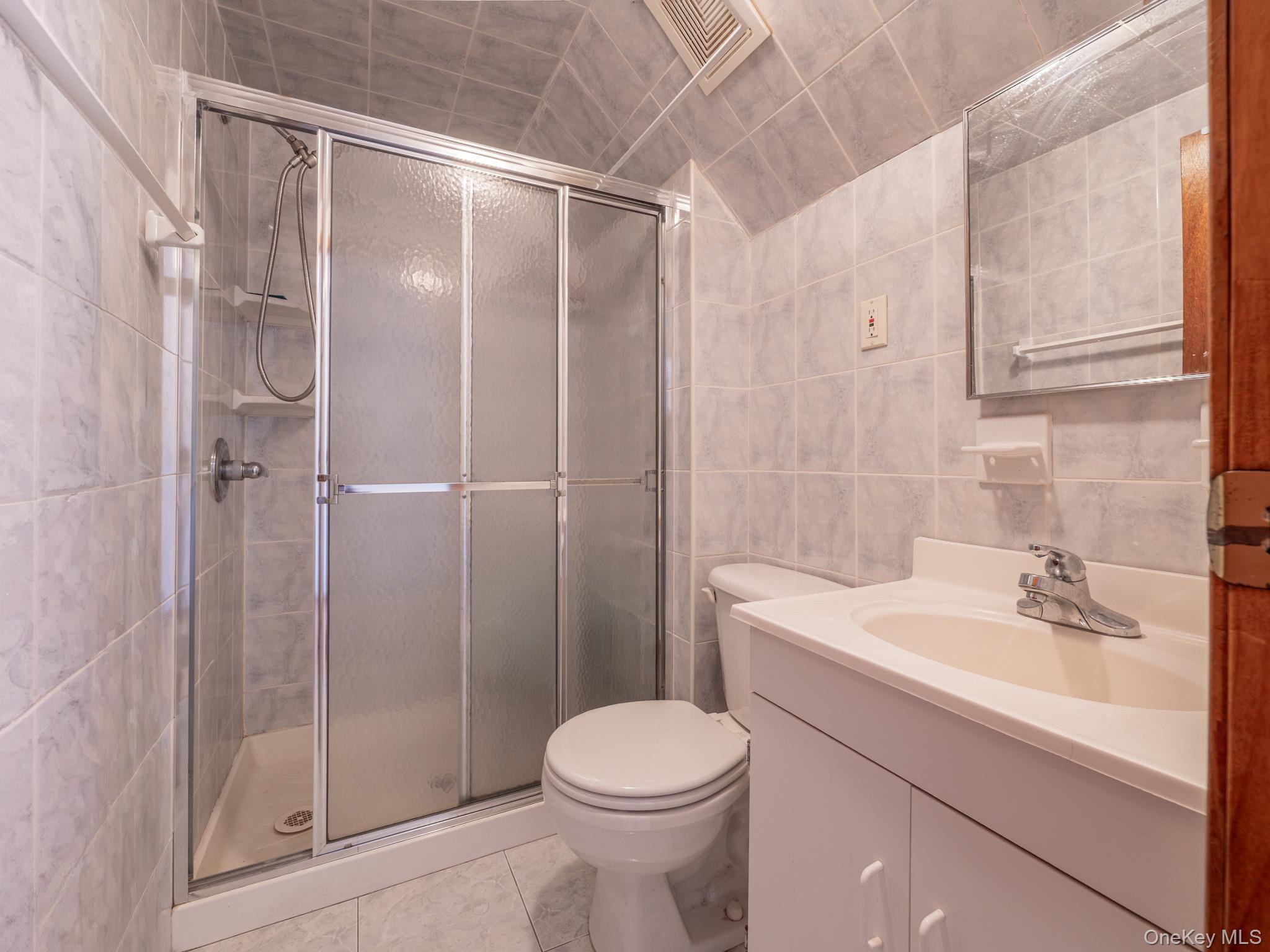 Single Family 172nd Street  Queens, NY 11366, MLS-1012354-16