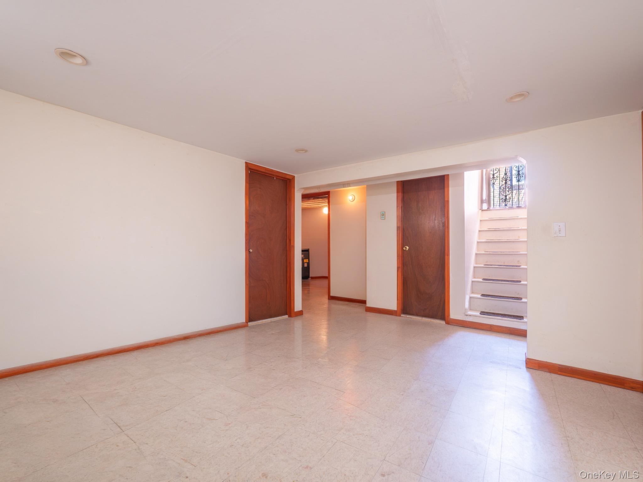 Single Family 172nd Street  Queens, NY 11366, MLS-1012354-17