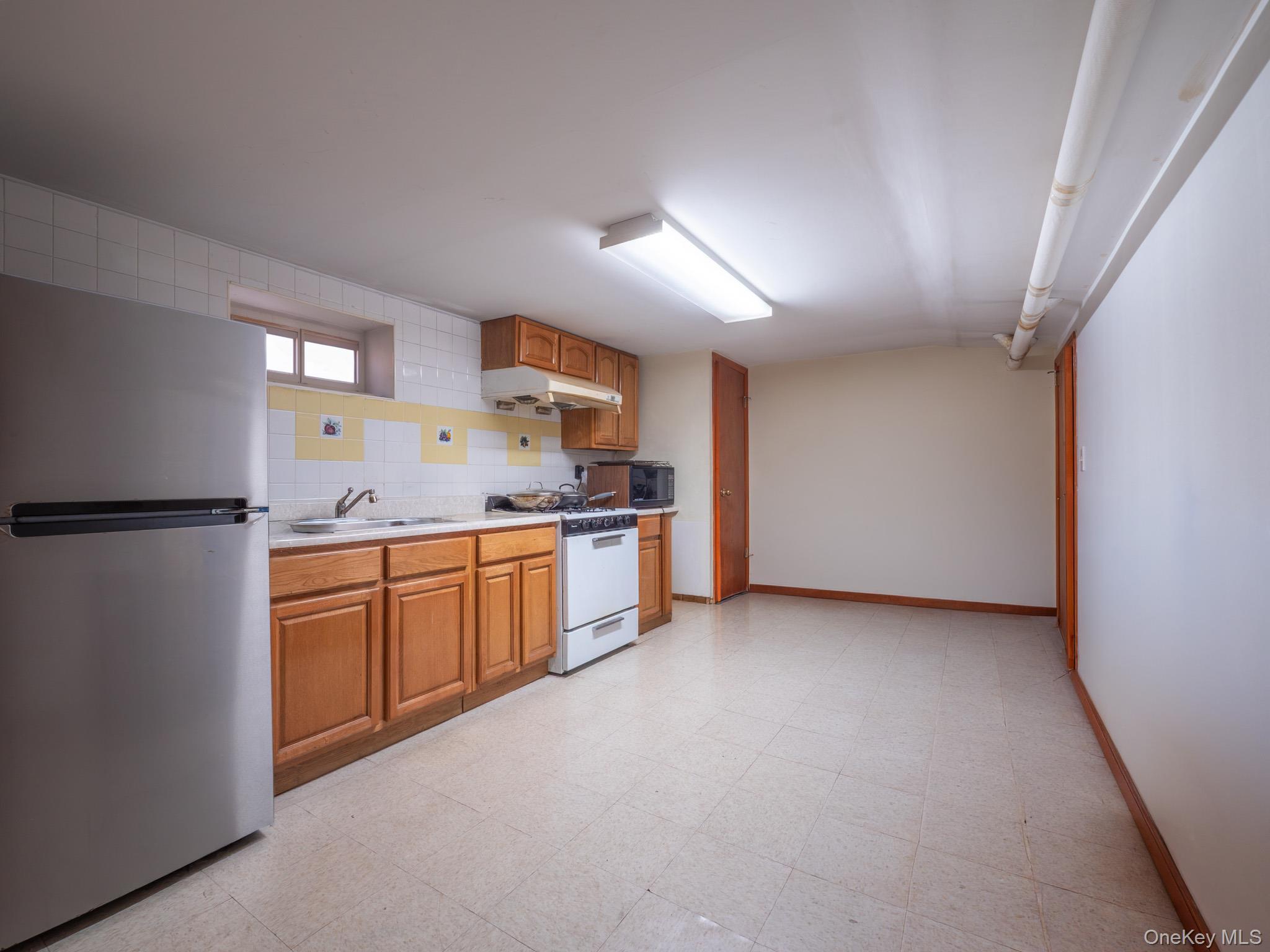 Single Family 172nd Street  Queens, NY 11366, MLS-1012354-18