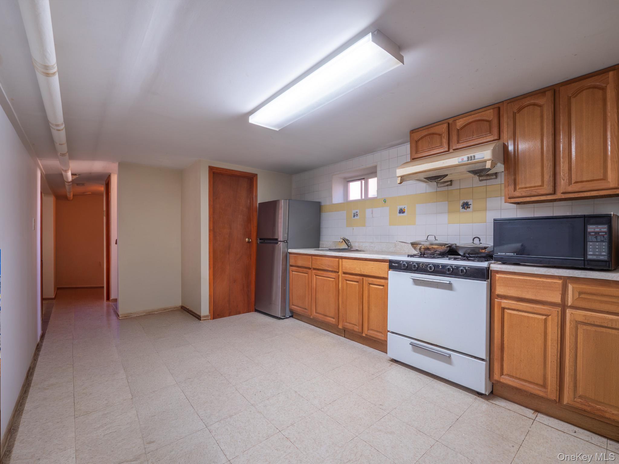 Single Family 172nd Street  Queens, NY 11366, MLS-1012354-19