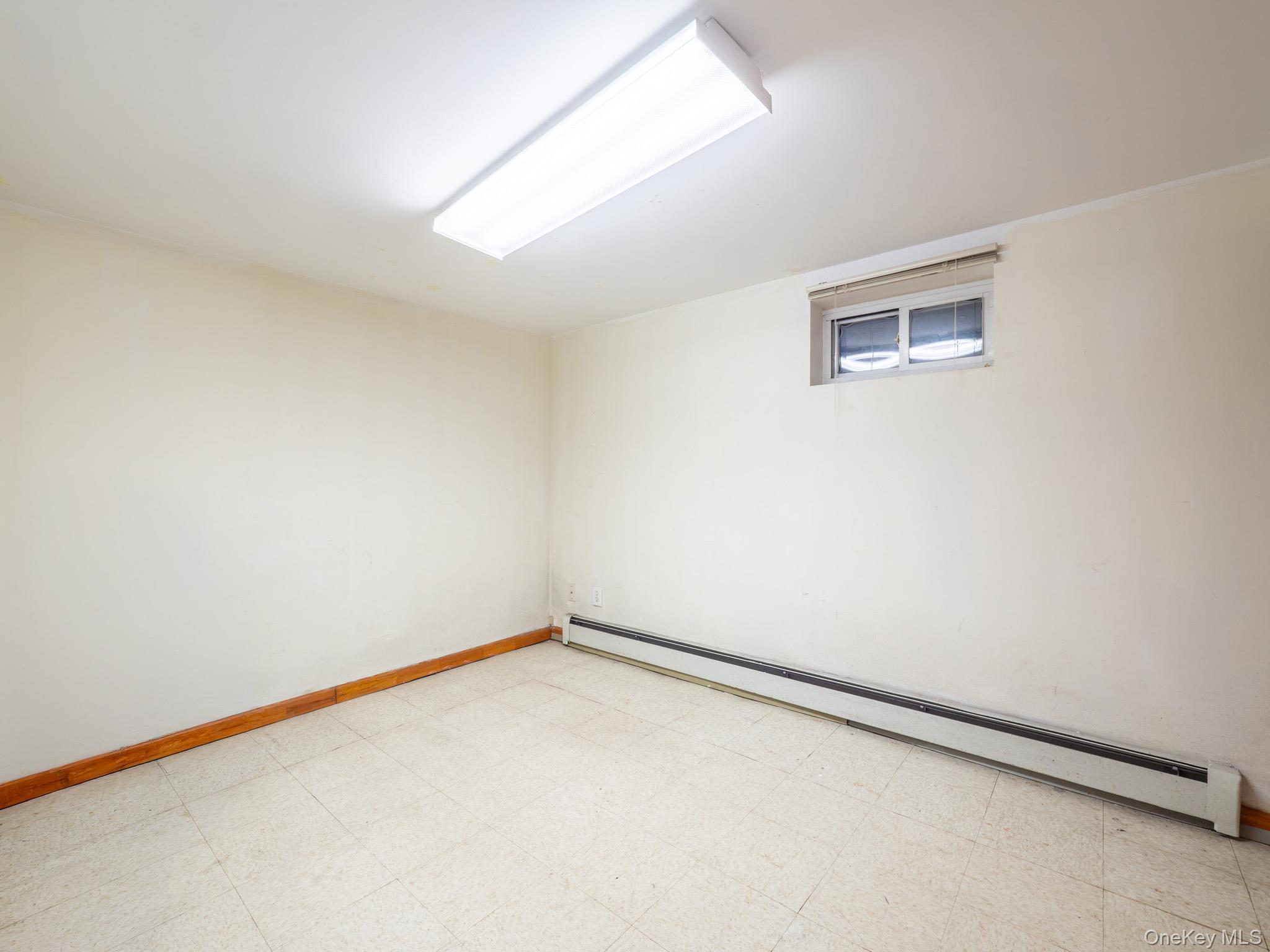 Single Family 172nd Street  Queens, NY 11366, MLS-1012354-22