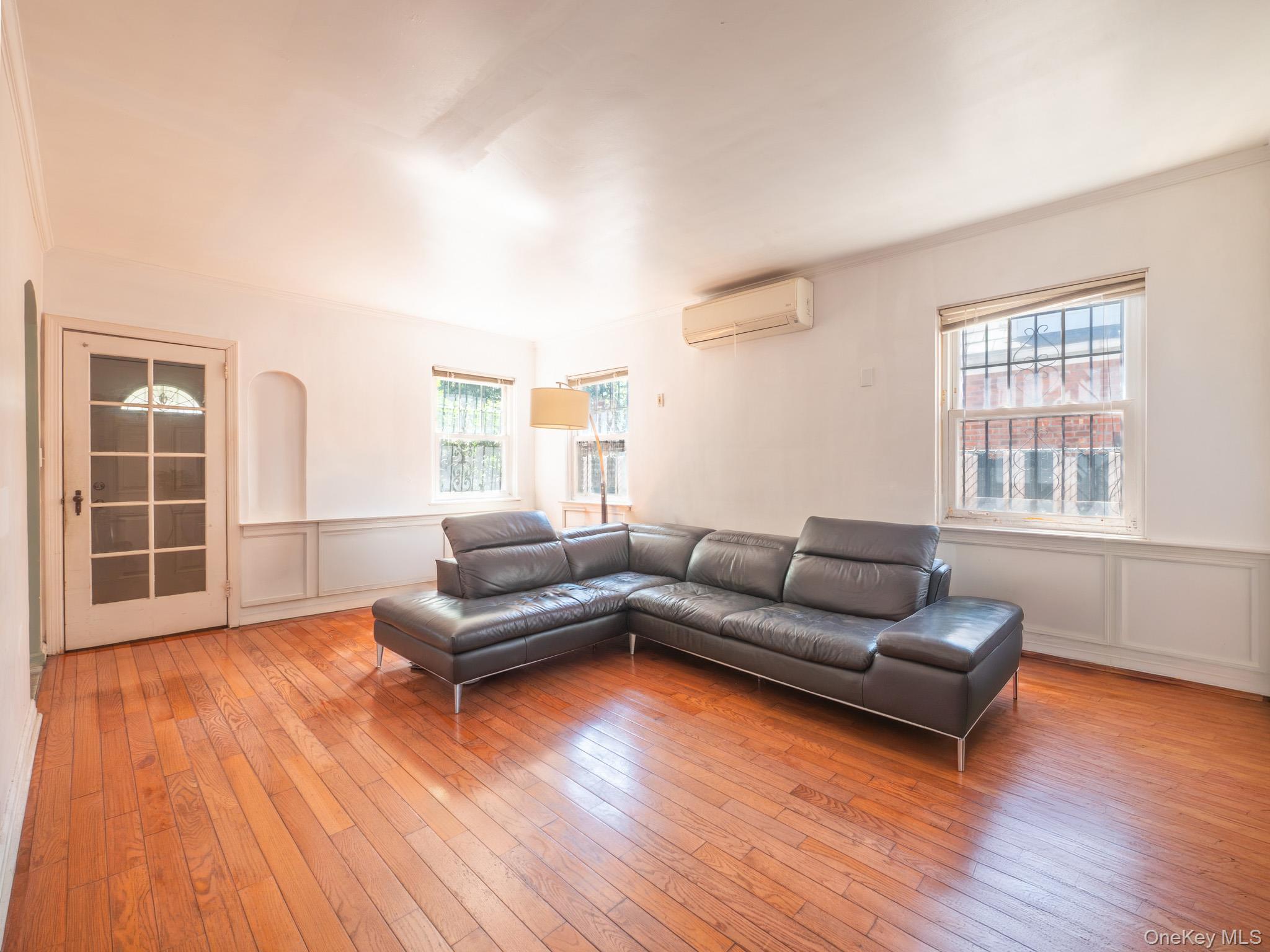 Single Family 172nd Street  Queens, NY 11366, MLS-1012354-3