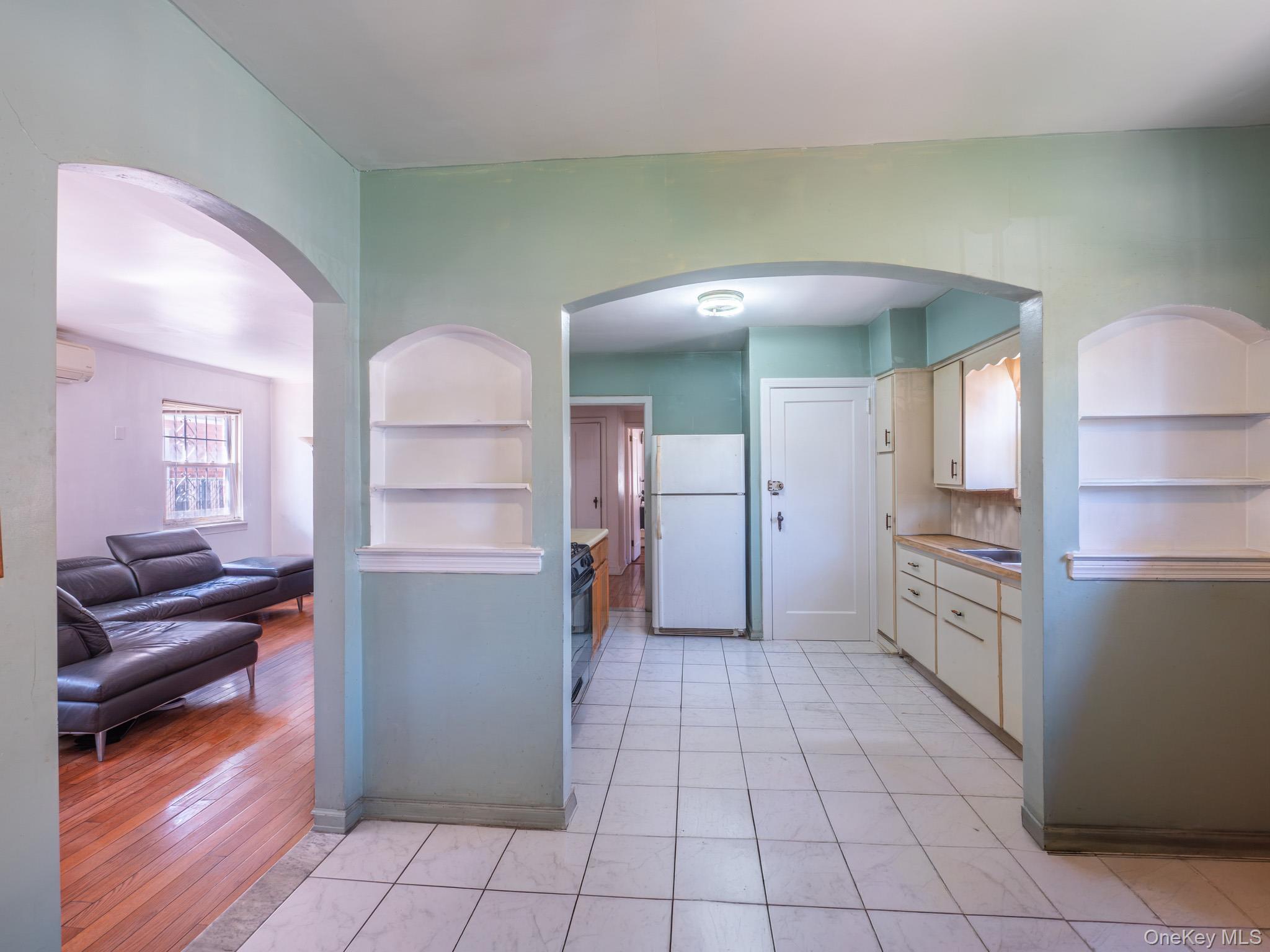 Single Family 172nd Street  Queens, NY 11366, MLS-1012354-8