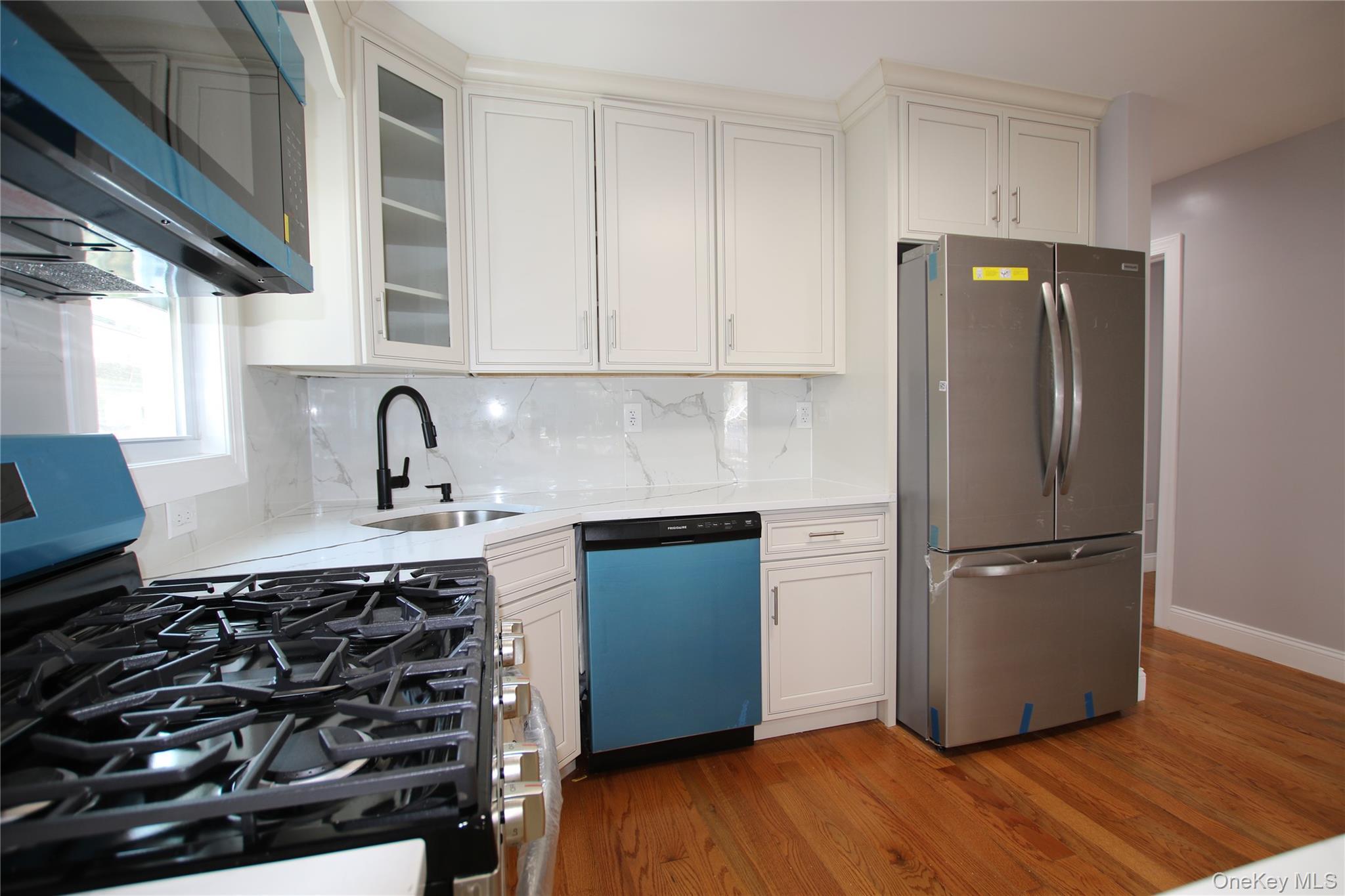 Single Family 145th Avenue Queens, NY 11413, MLS-1012366-10