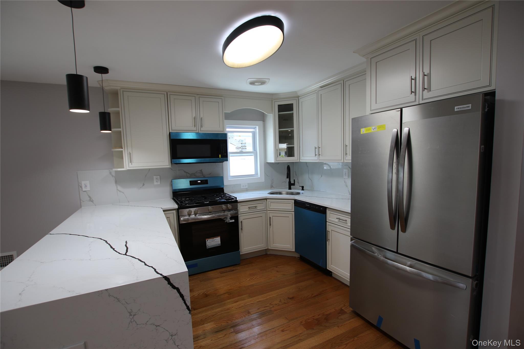 Single Family 145th Avenue Queens, NY 11413, MLS-1012366-14