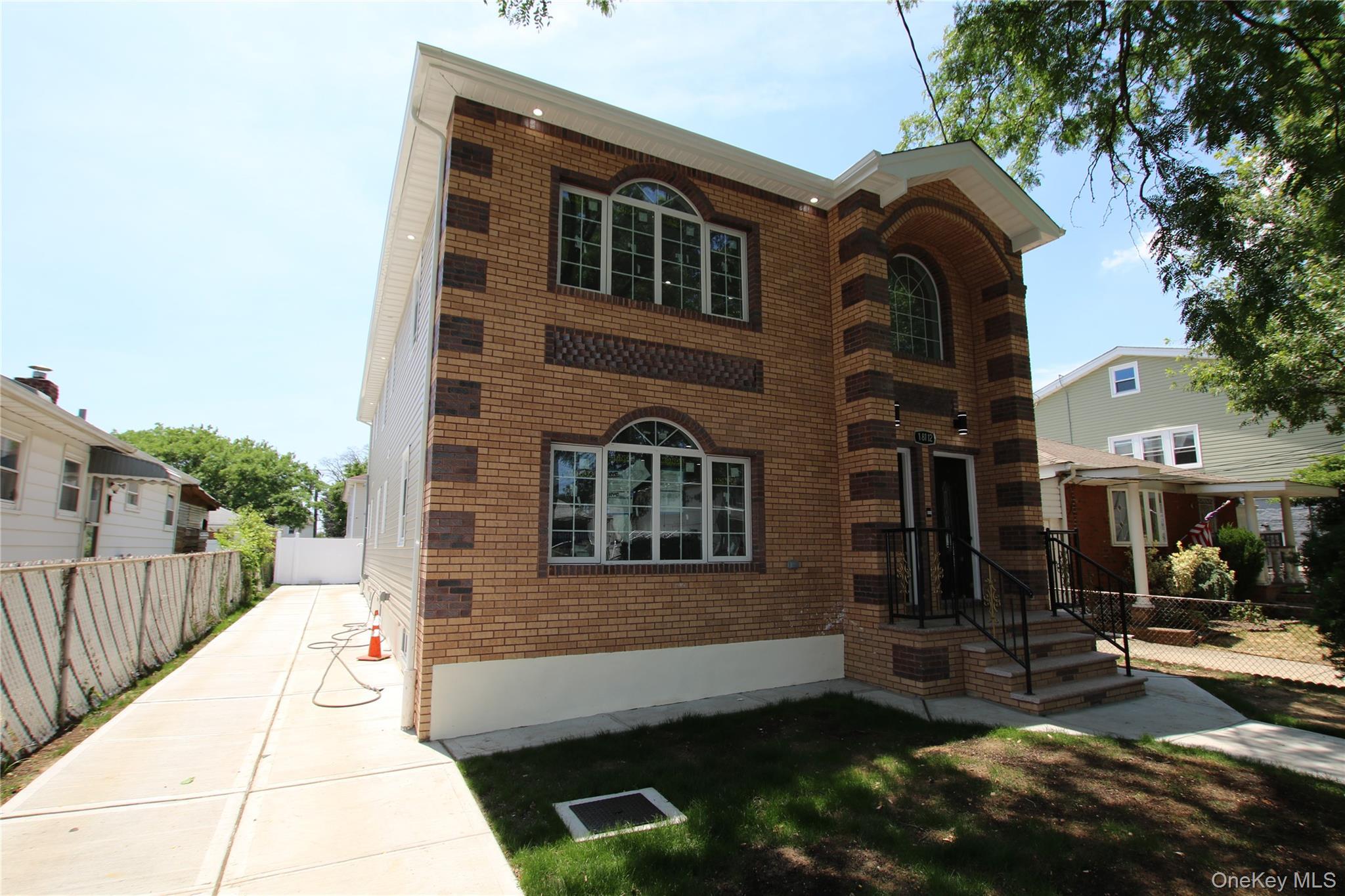 Single Family 145th Avenue Queens, NY 11413, MLS-1012366-3