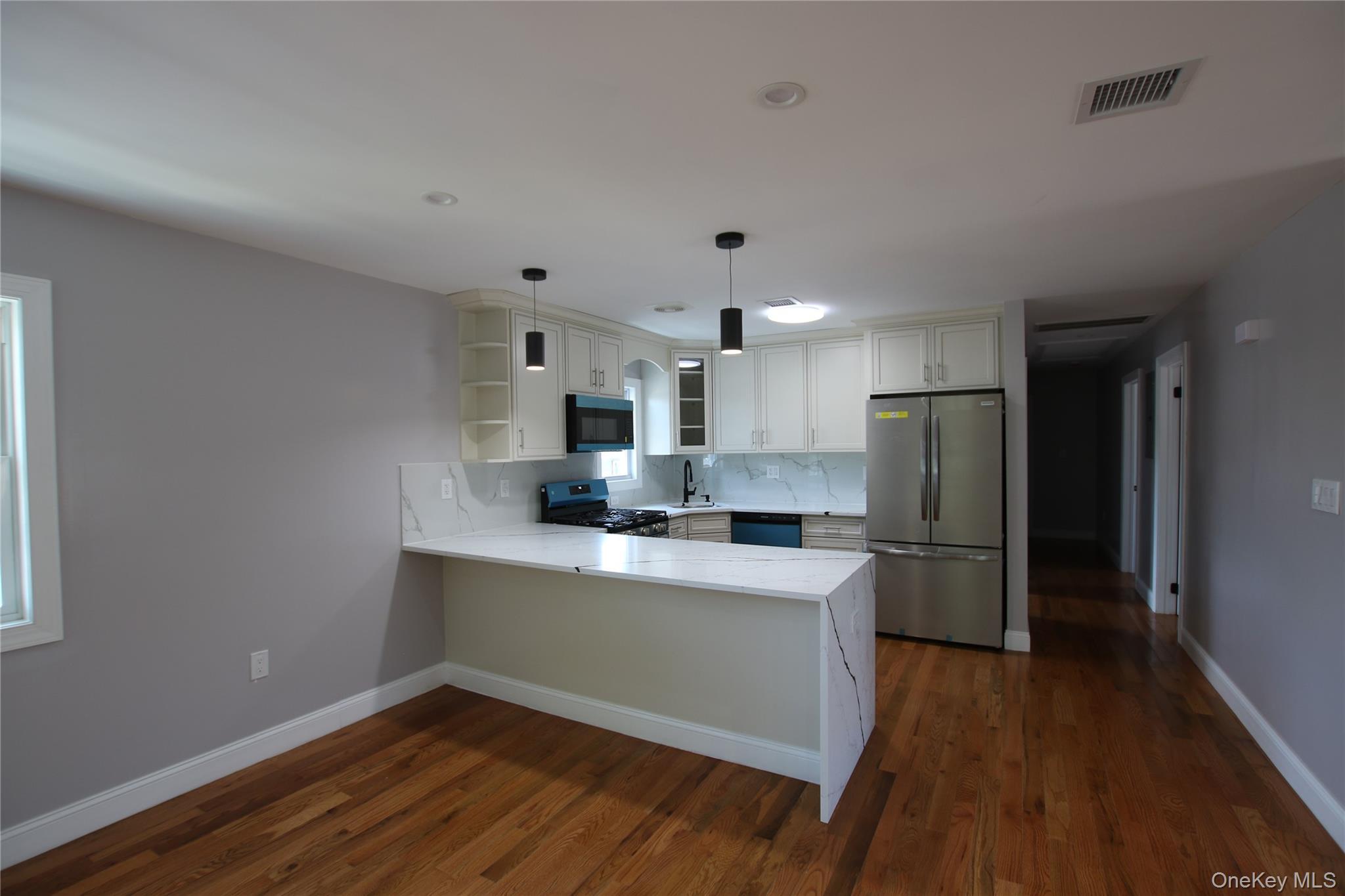 Single Family 145th Avenue  Queens, NY 11413, MLS-1012366-34