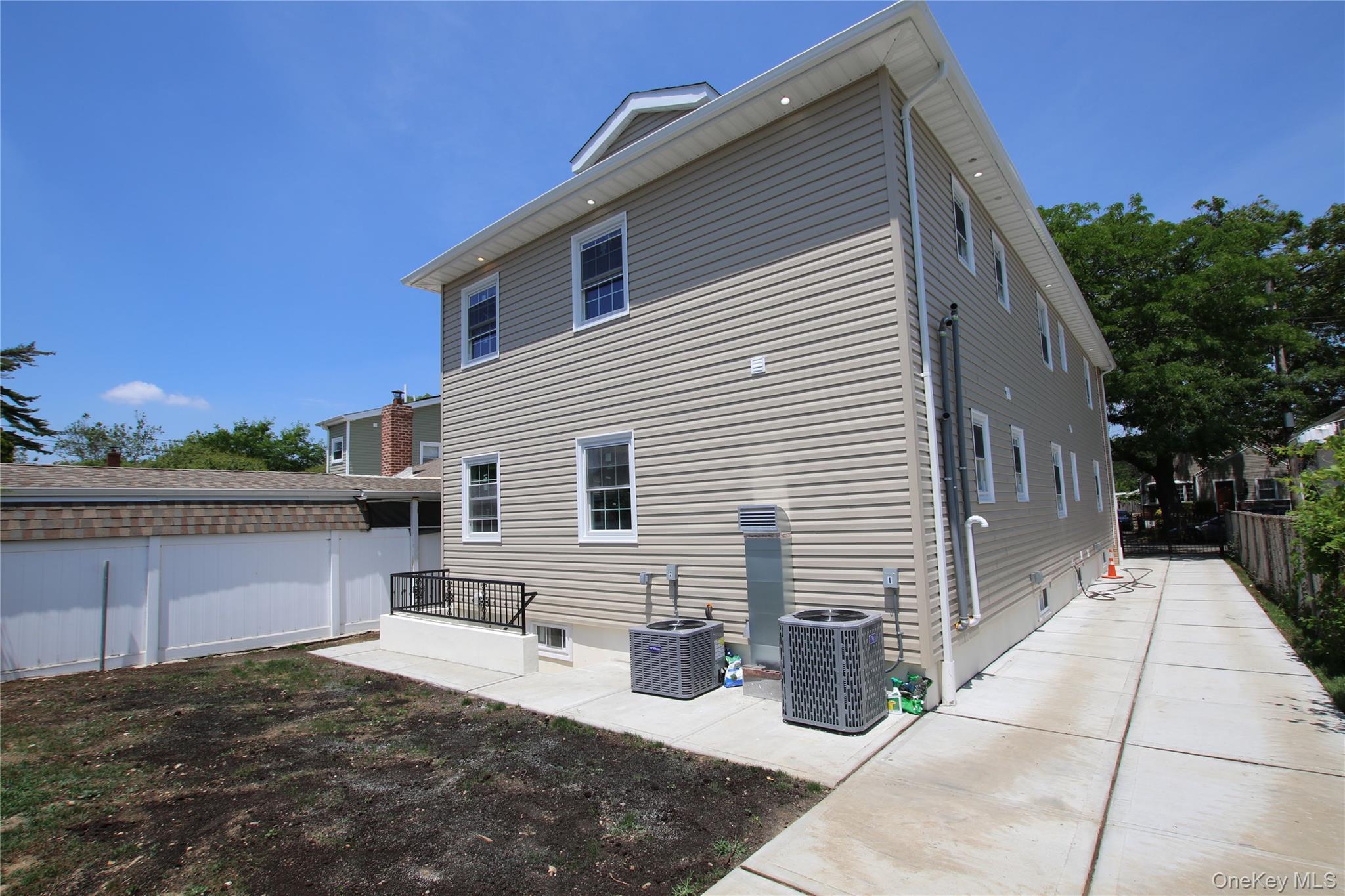Single Family 145th Avenue Queens, NY 11413, MLS-1012366-5