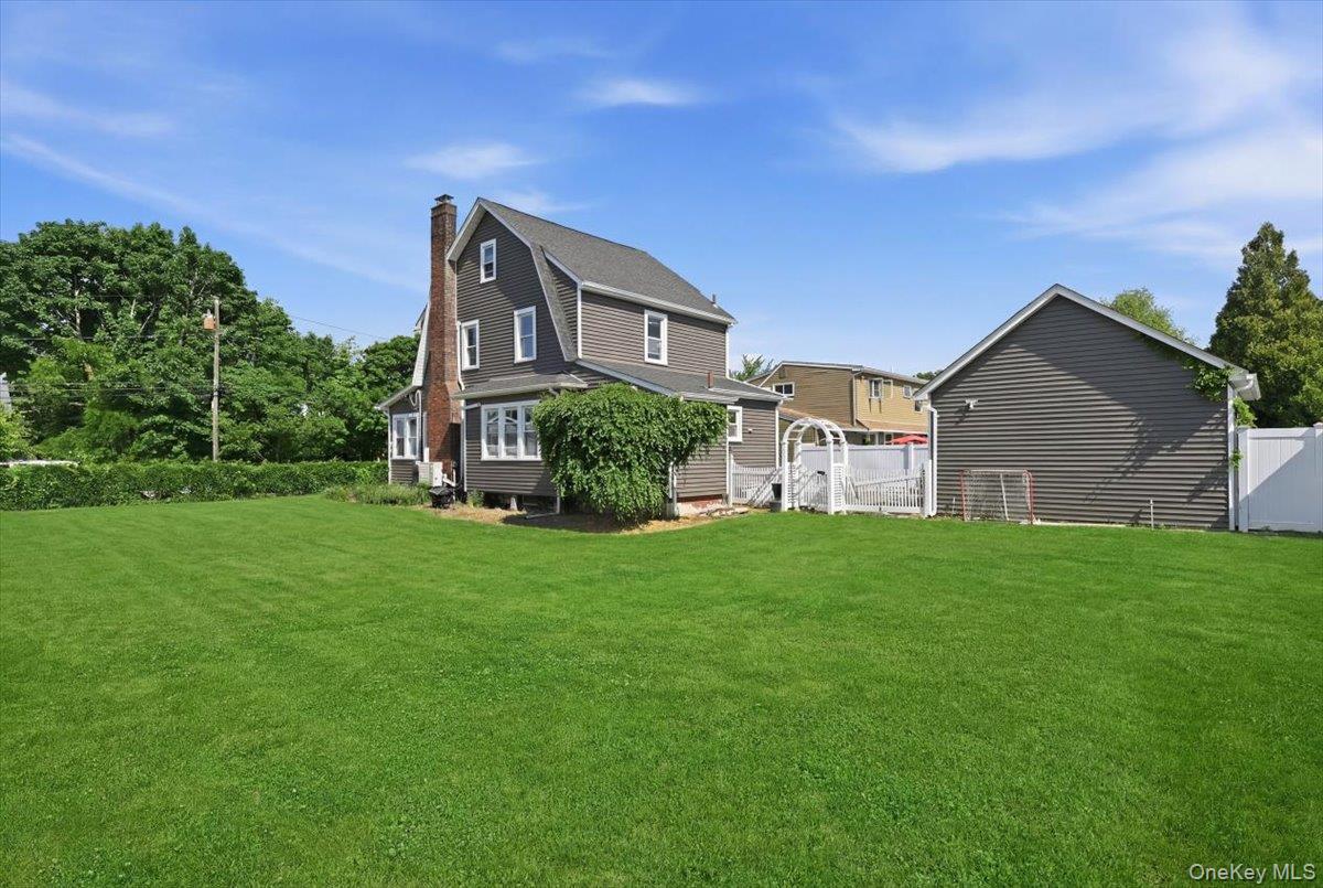 Single Family Moeller Street  Nassau County, NY 11801, MLS-1012376-24
