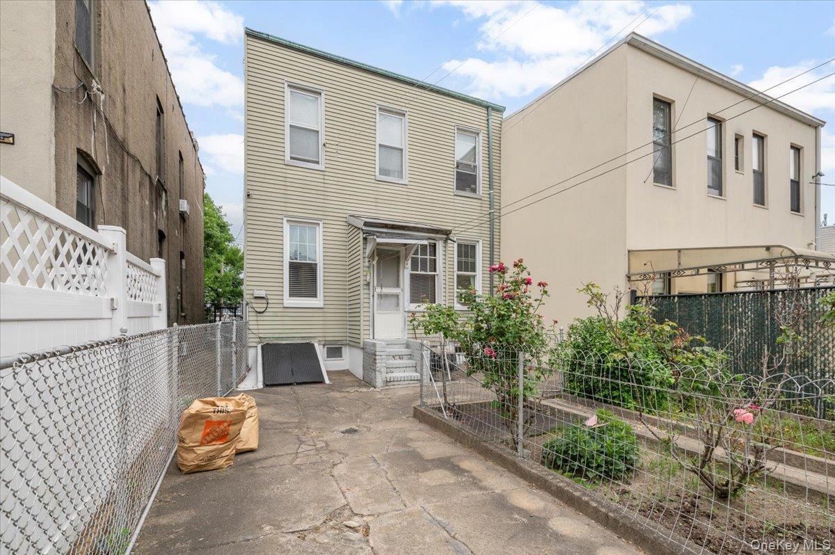 Single Family Norman Queens, NY 11385, MLS-1012391-19