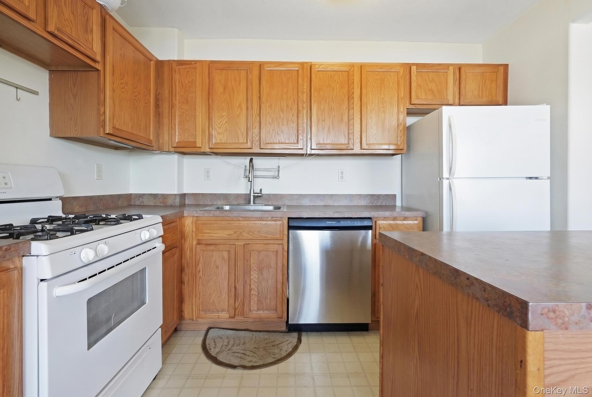 Single Family Lighthouse Drive Queens, NY 11692, MLS-1012403-12