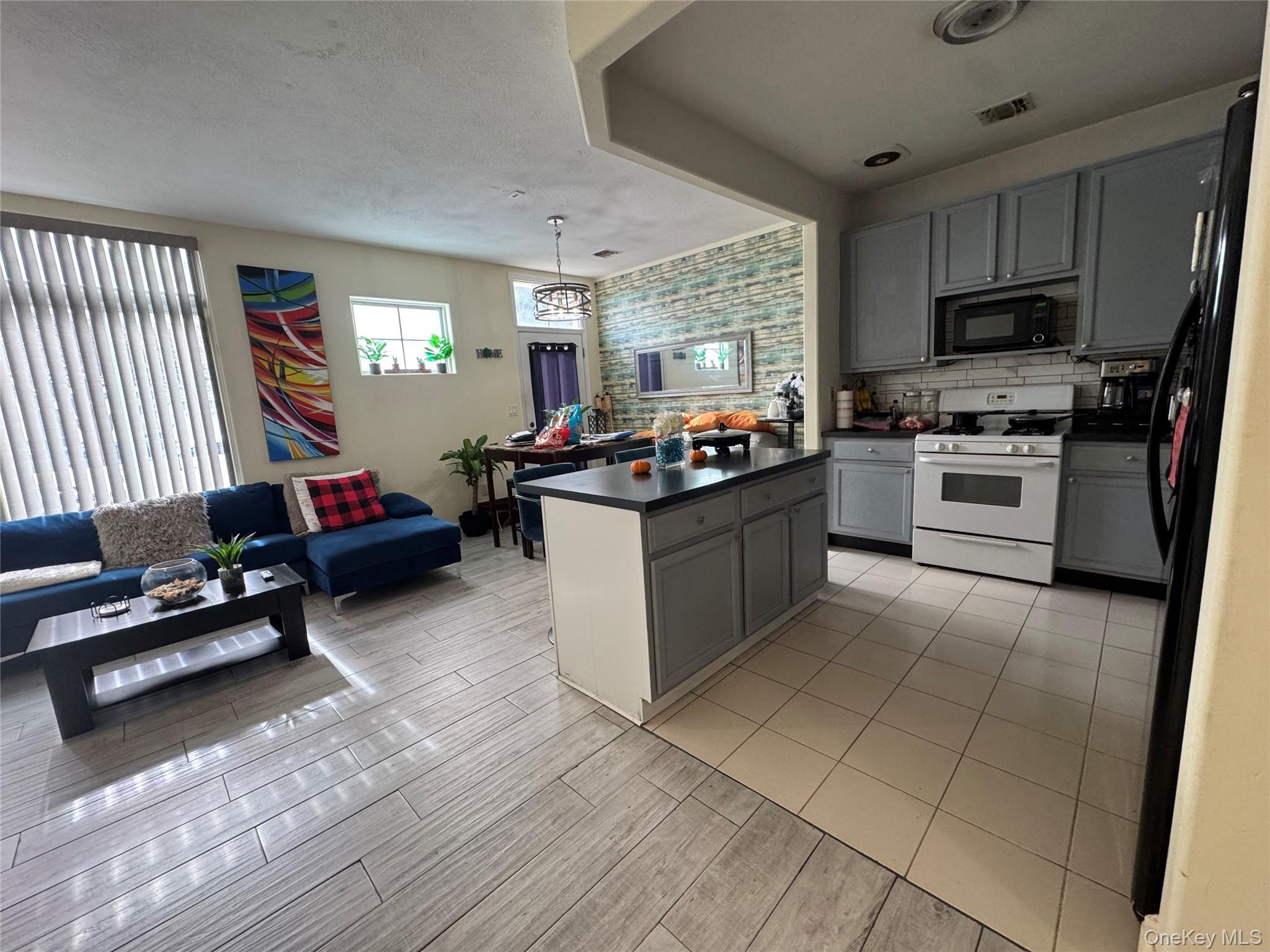 Single Family Lighthouse Drive Queens, NY 11692, MLS-1012403-20